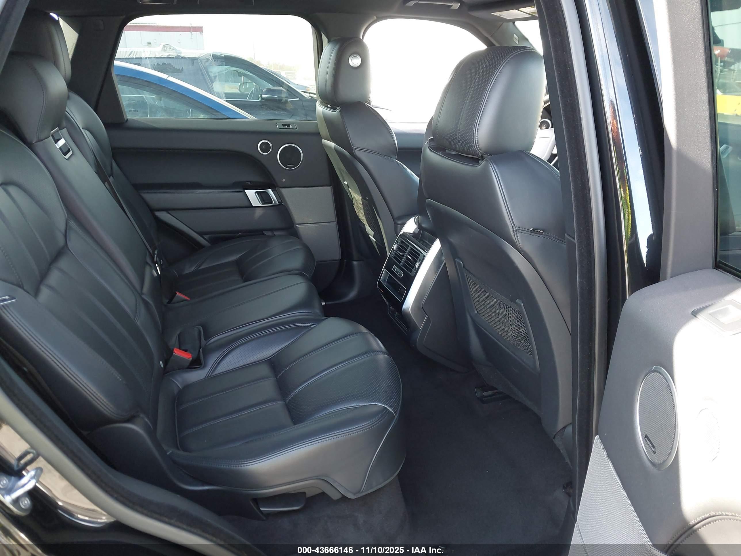 LAND ROVER image 8