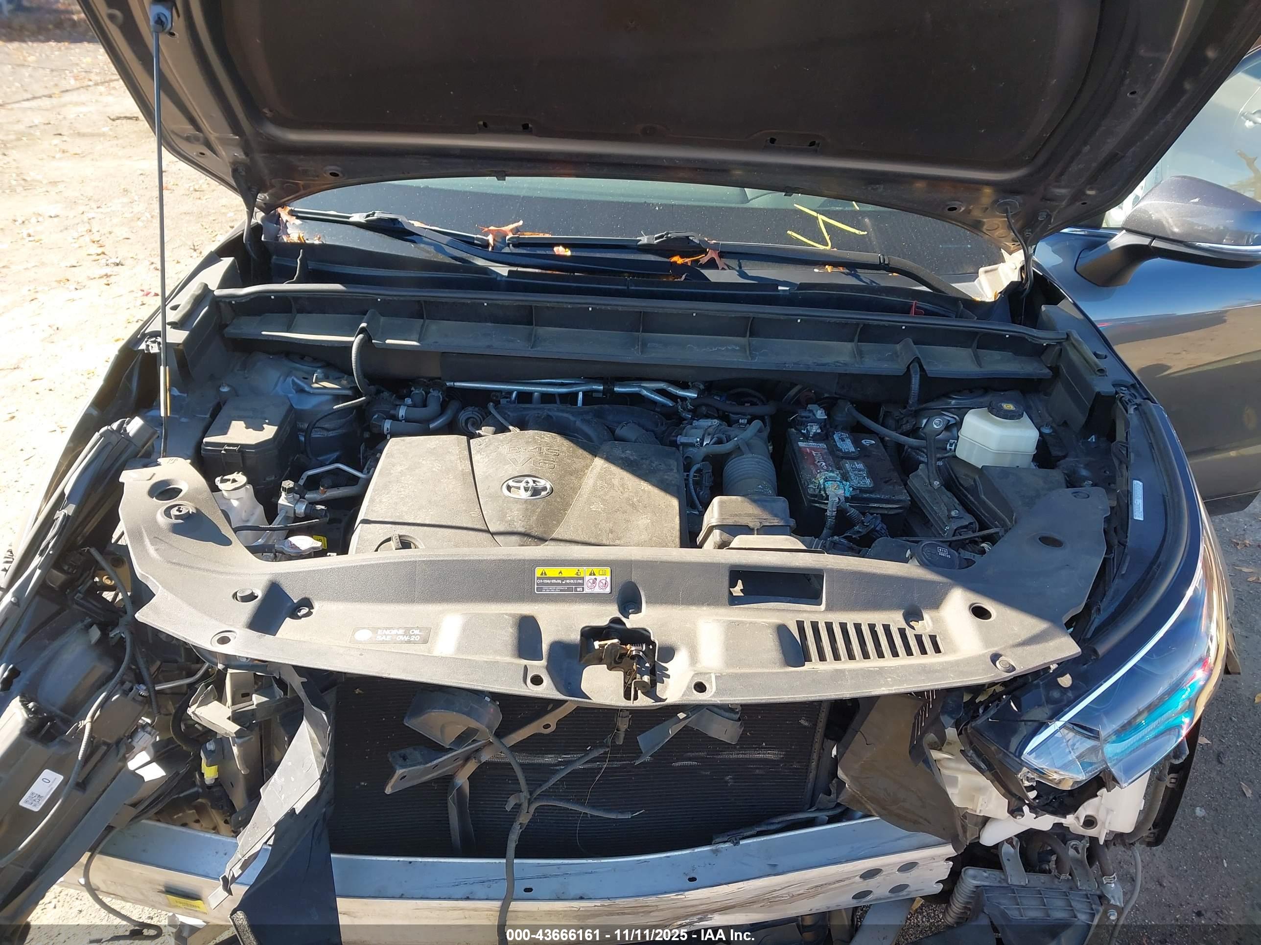 TOYOTA HIGHLANDER image 10