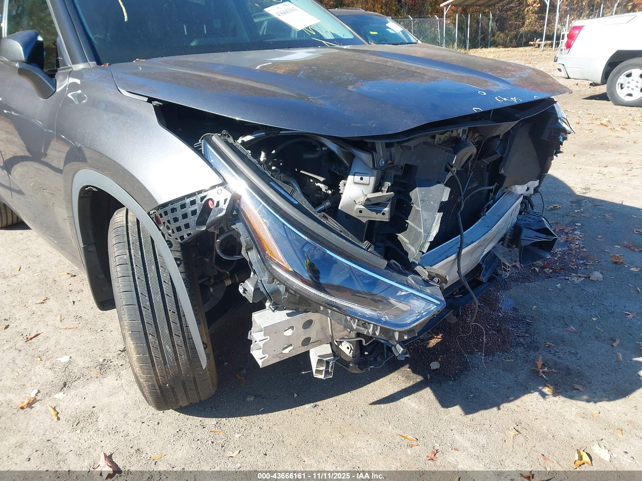 TOYOTA HIGHLANDER image 6