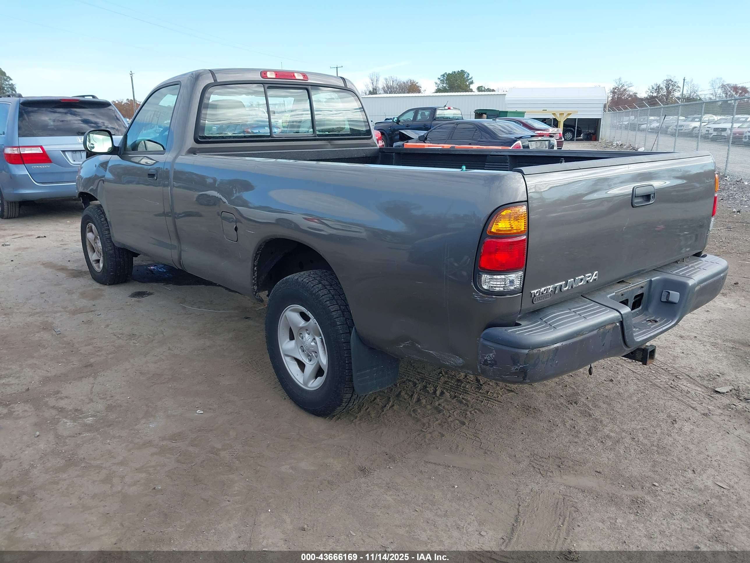 TOYOTA TUNDRA image 3