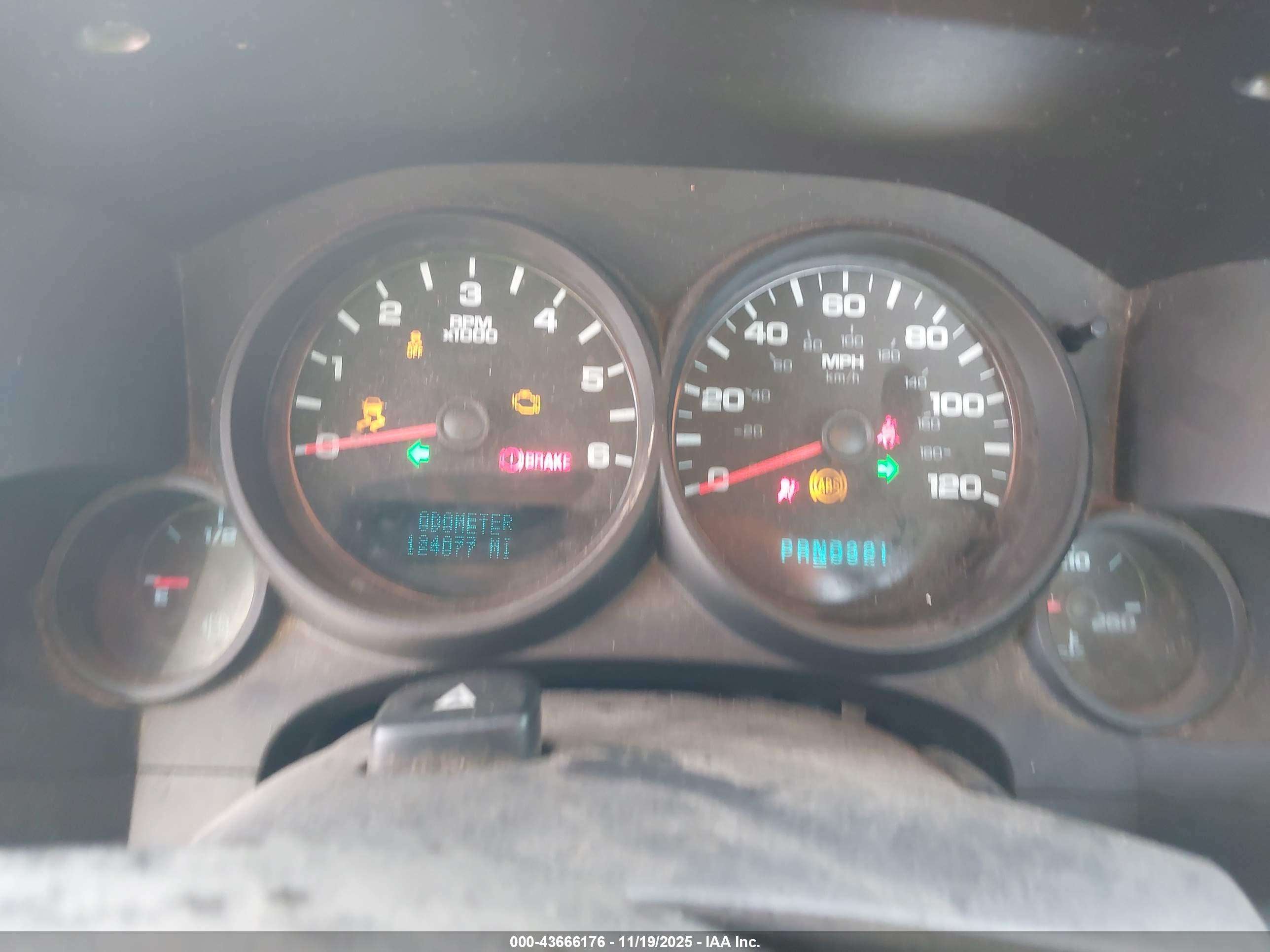 CHEVROLET SILVERADO image 7