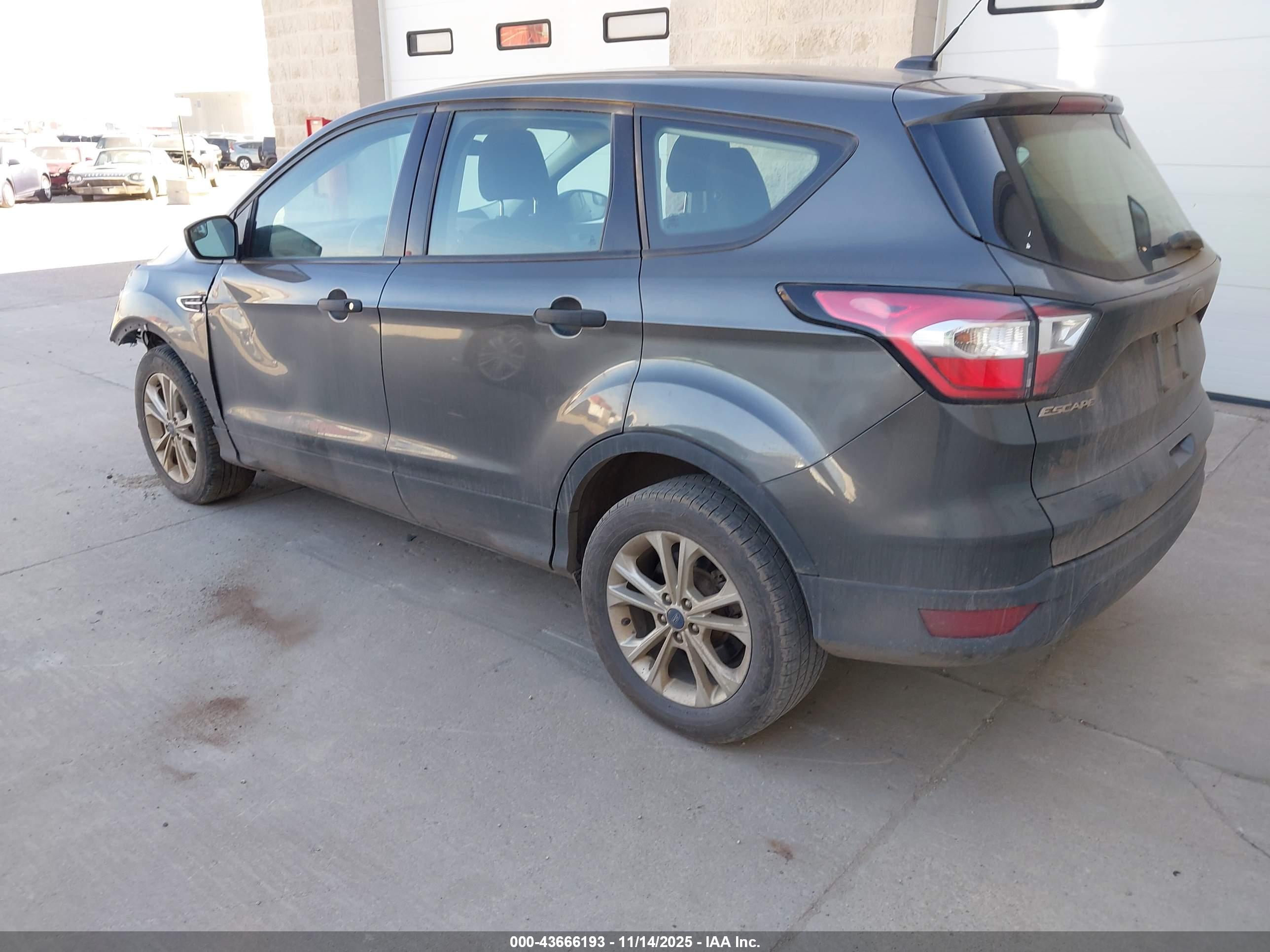 FORD ESCAPE image 3