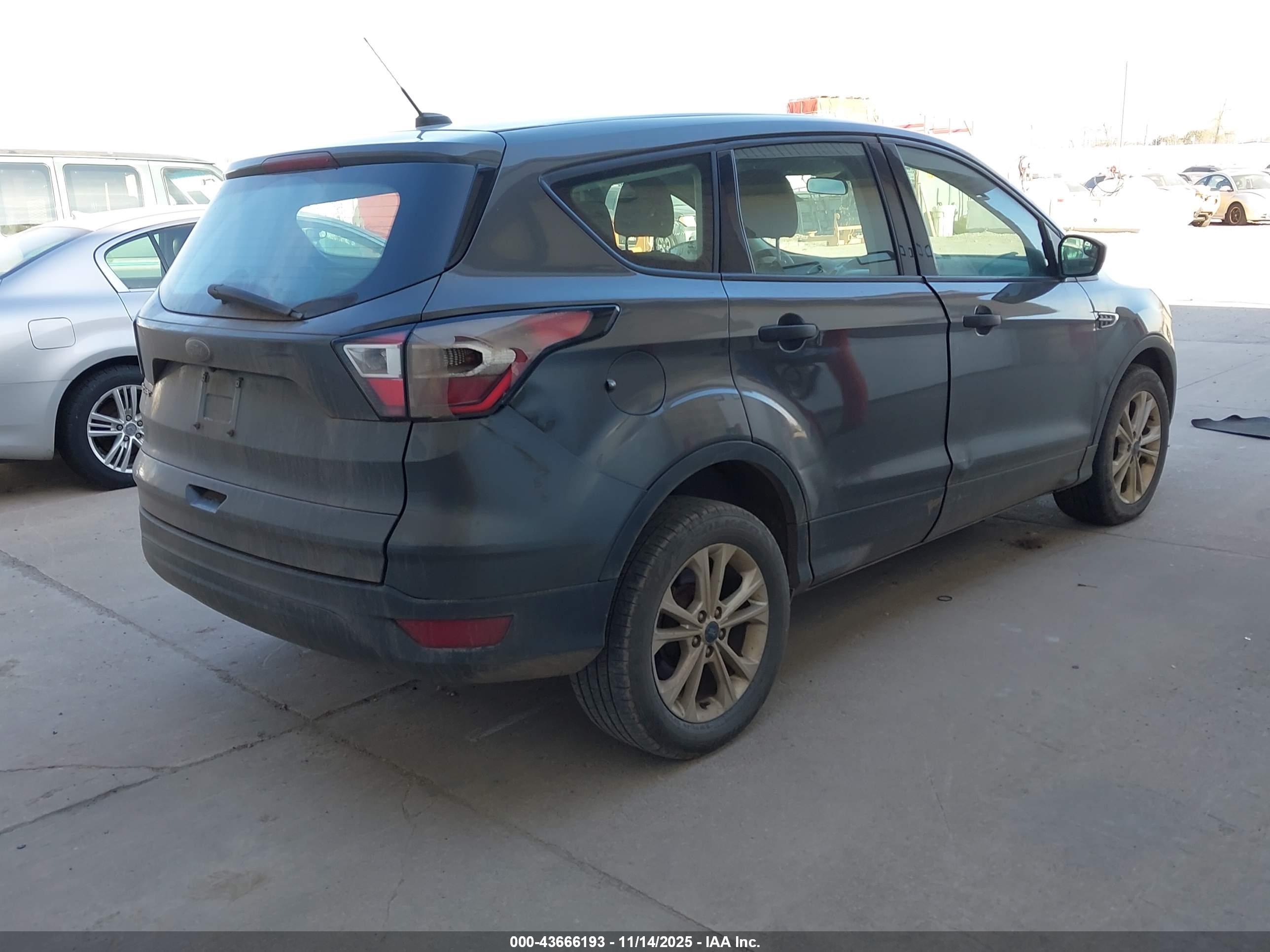 FORD ESCAPE image 4