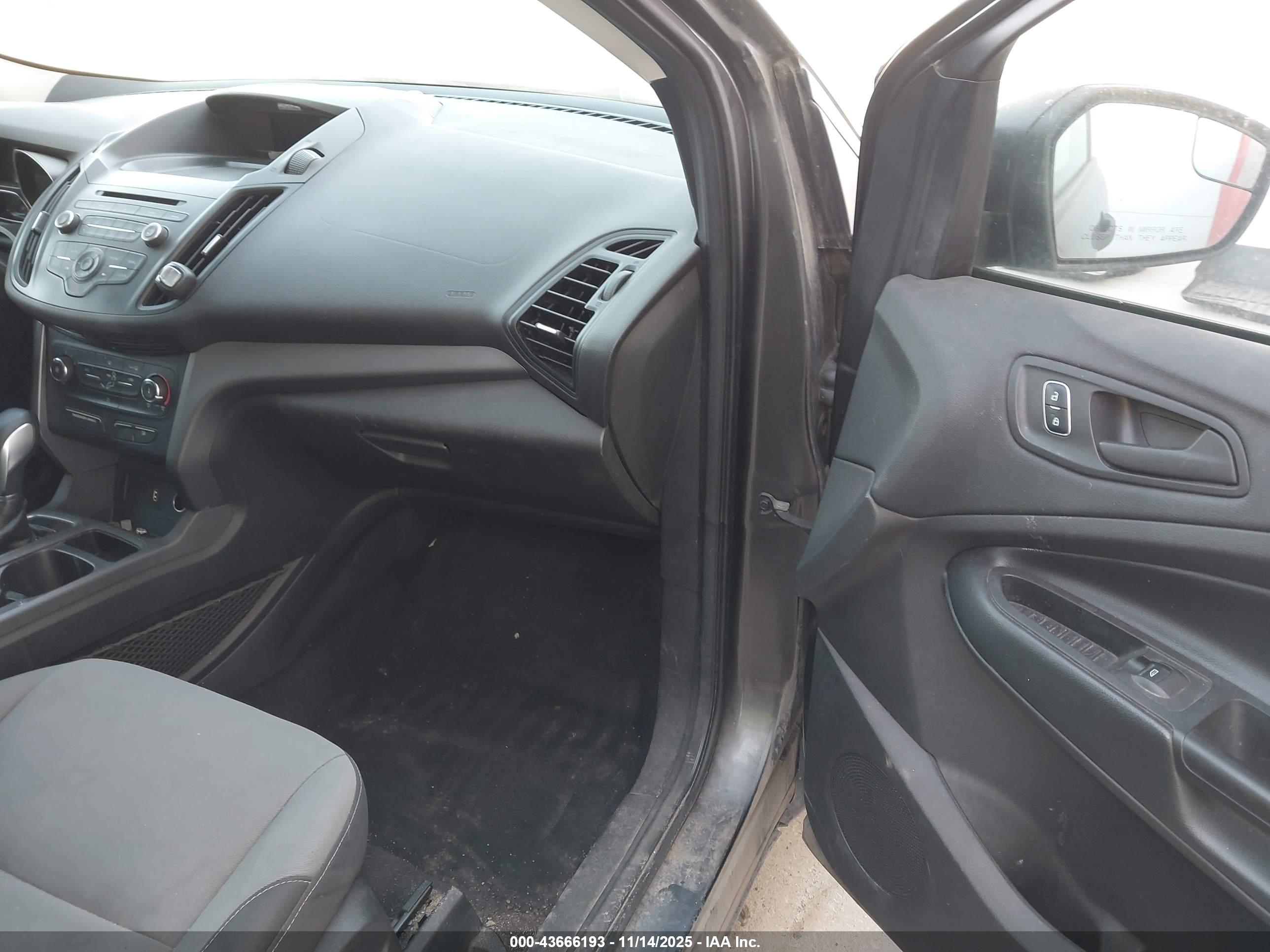 FORD ESCAPE image 5