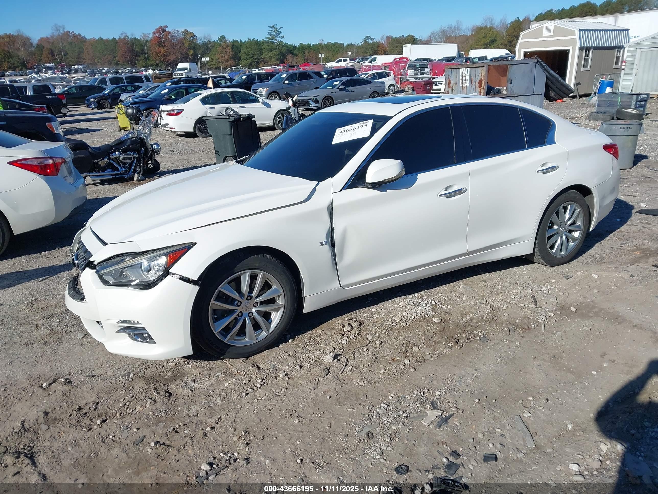 INFINITI Q50 image 2