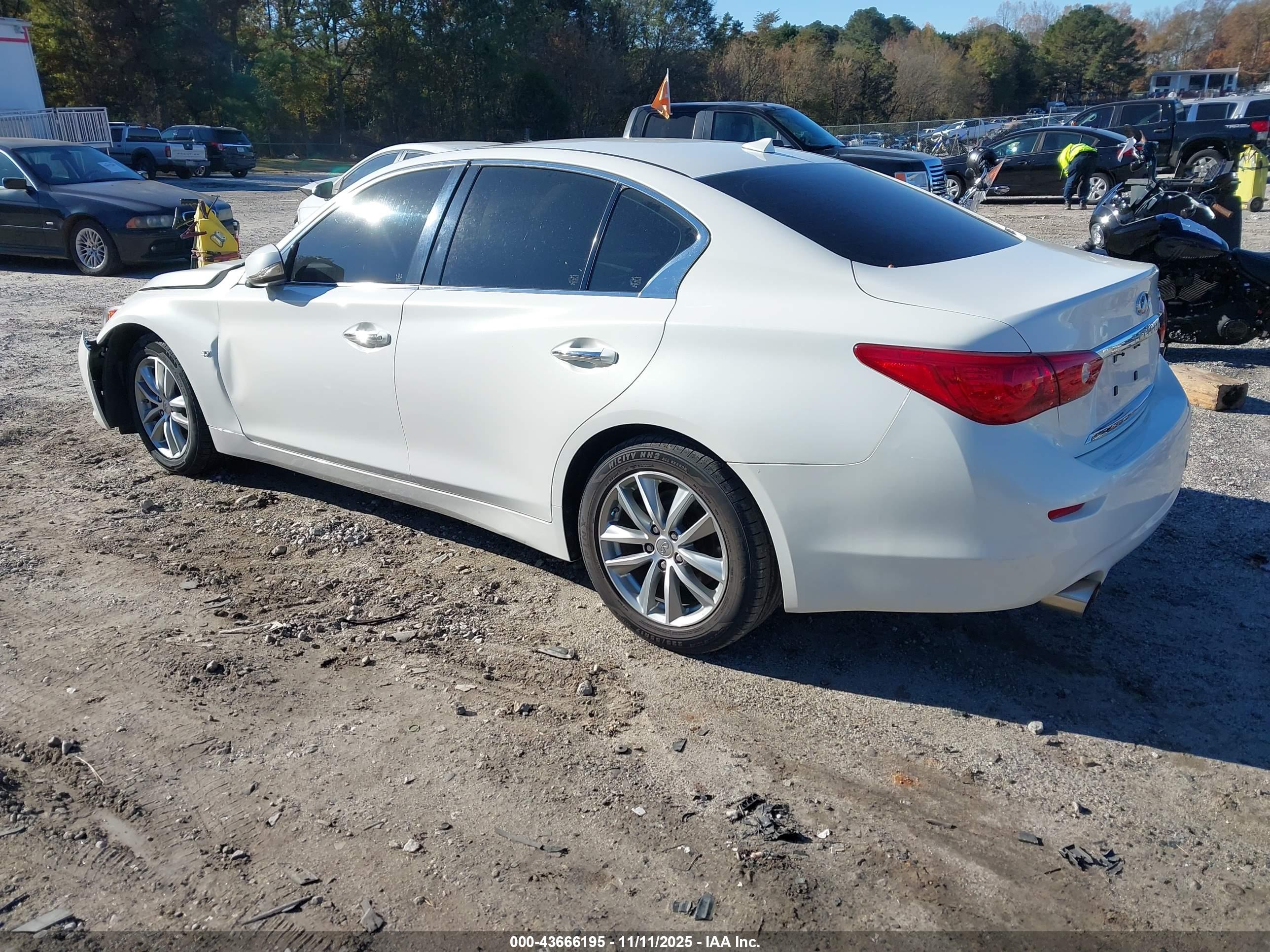 INFINITI Q50 image 3