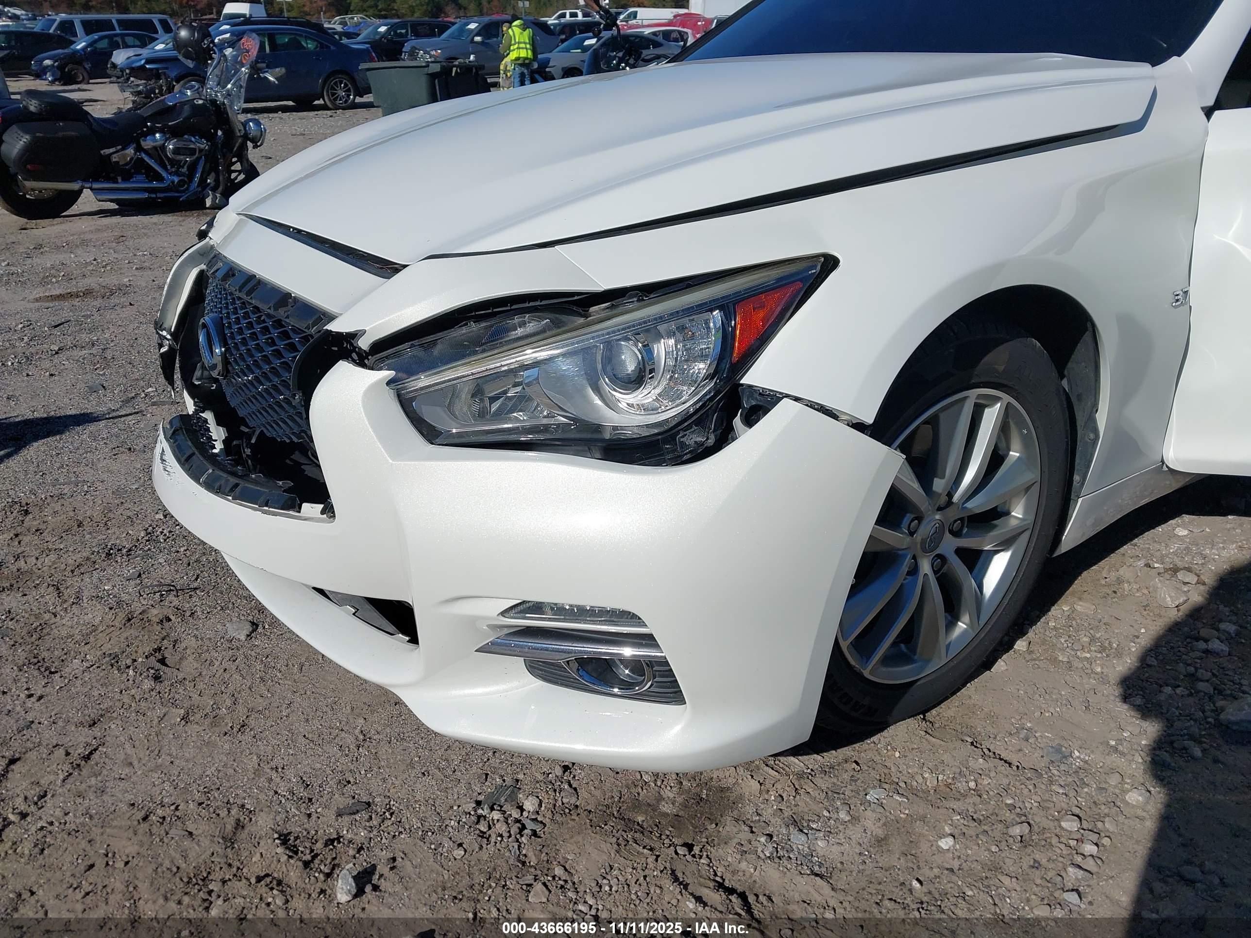 INFINITI Q50 image 6