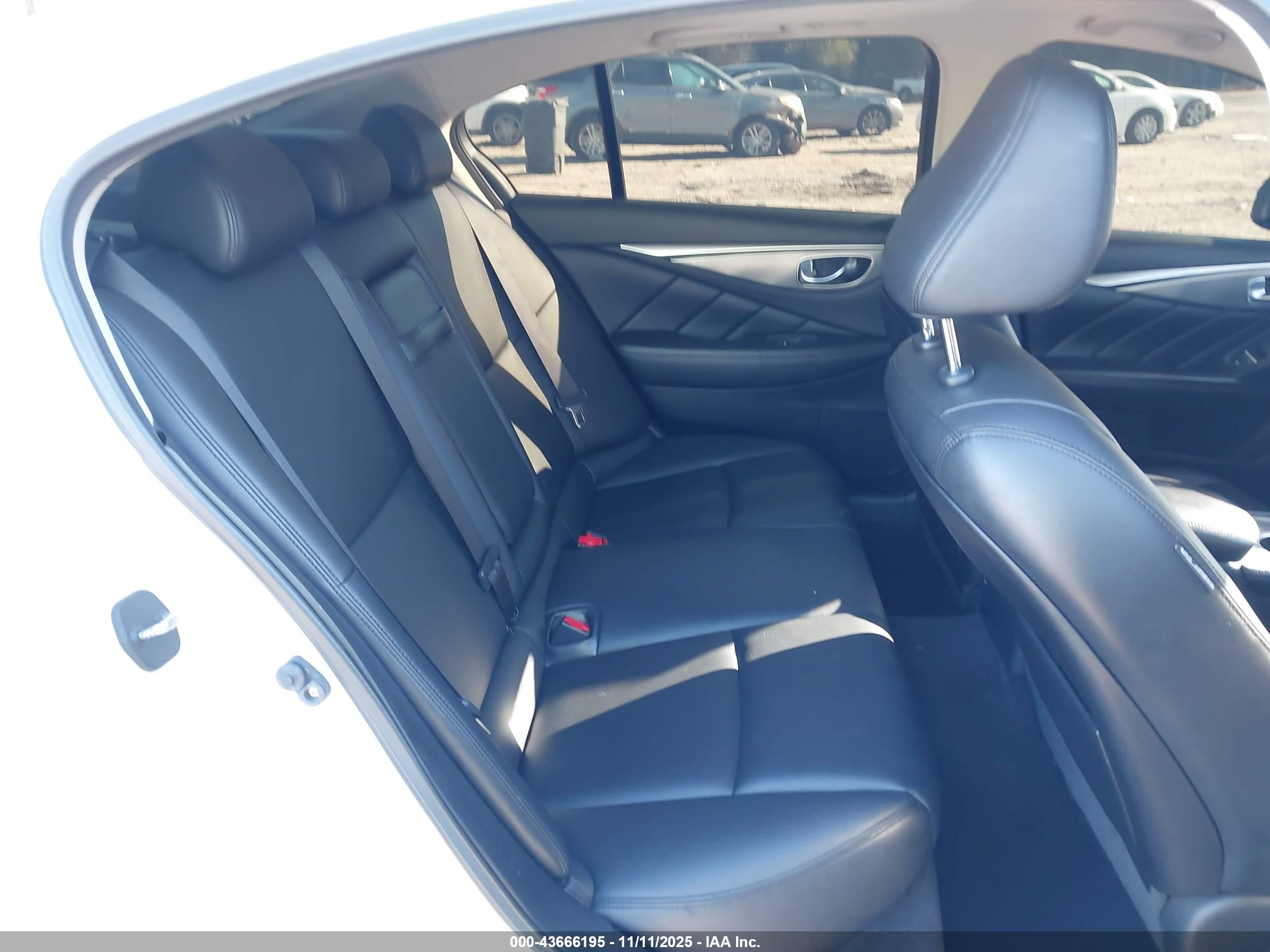 INFINITI Q50 image 8