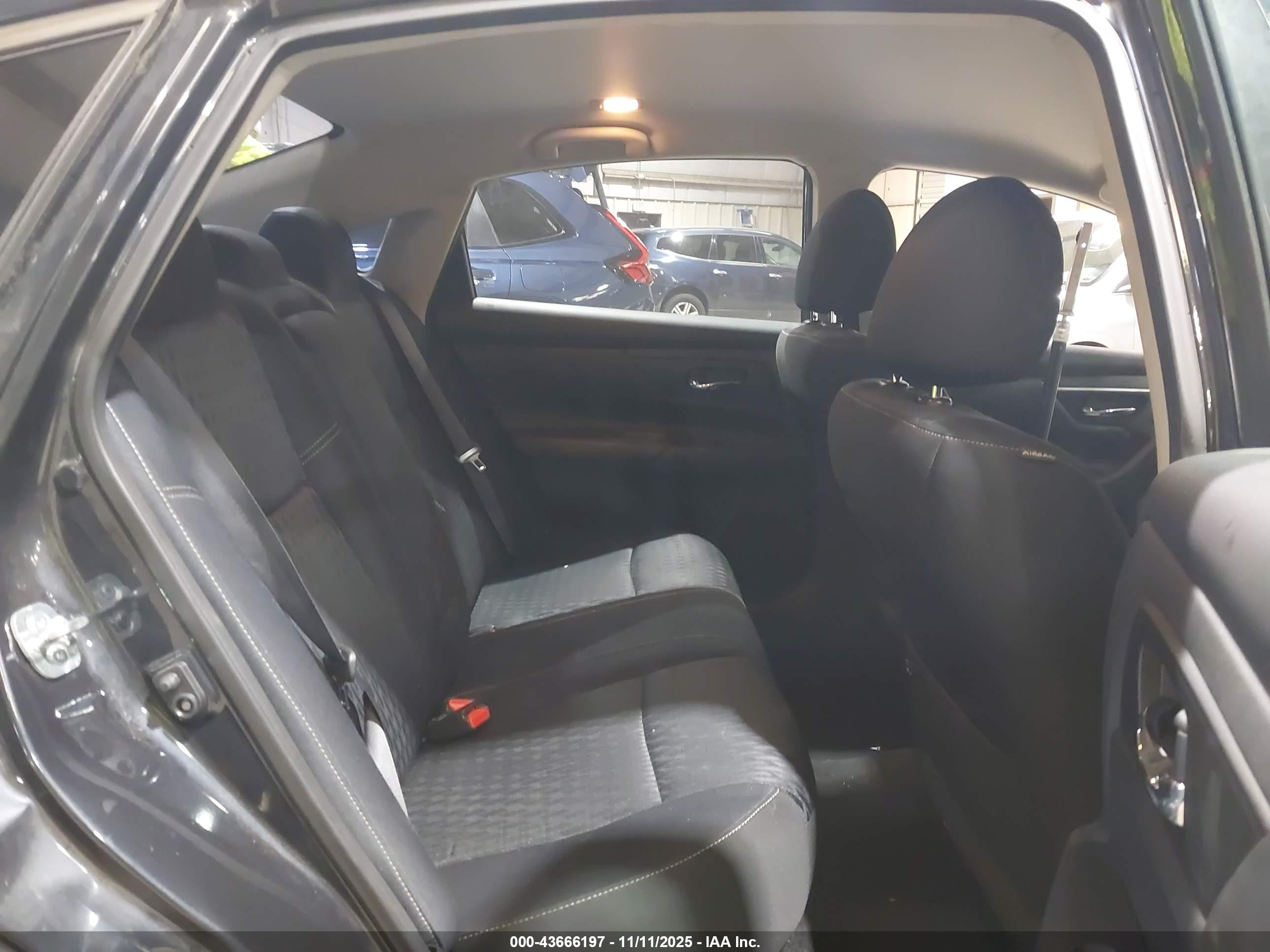 NISSAN ALTIMA image 8