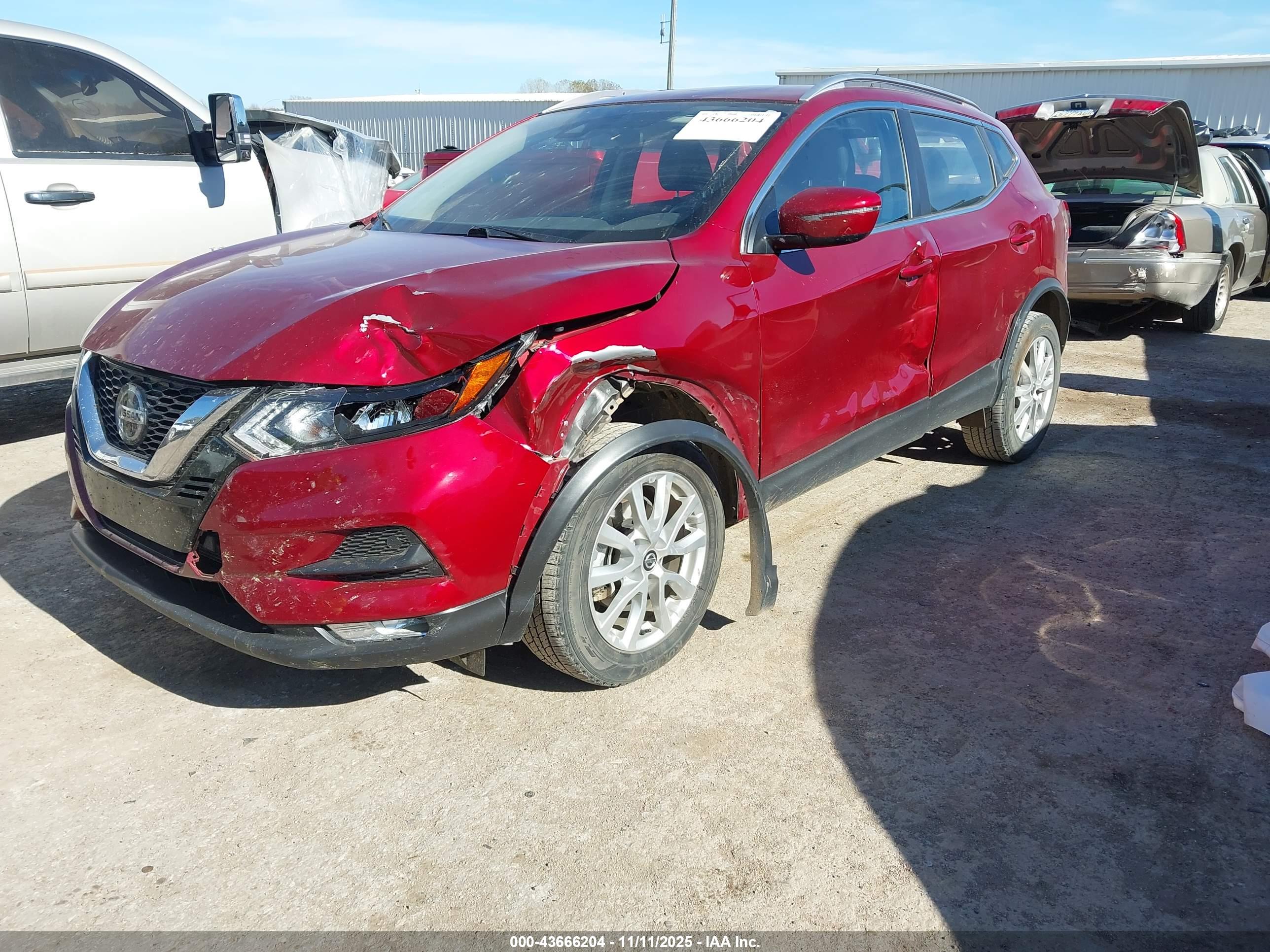 NISSAN ROGUE image 2