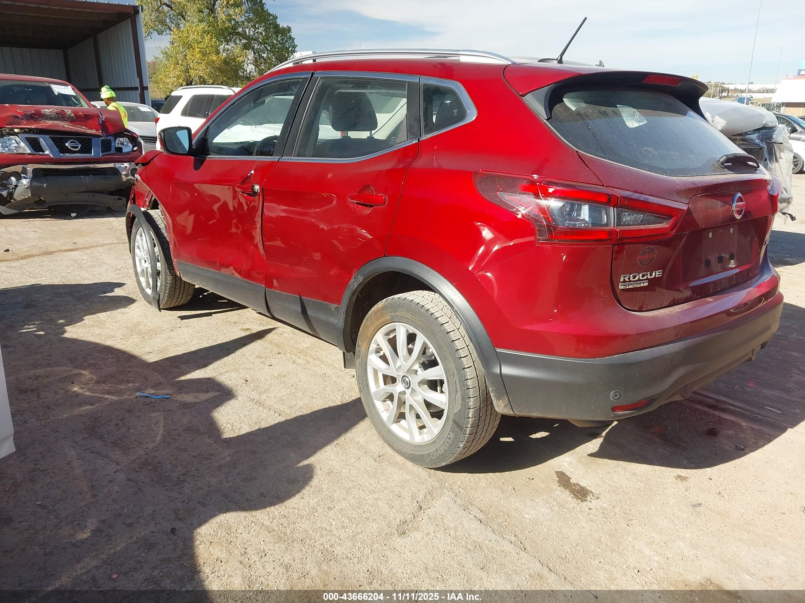 NISSAN ROGUE image 3