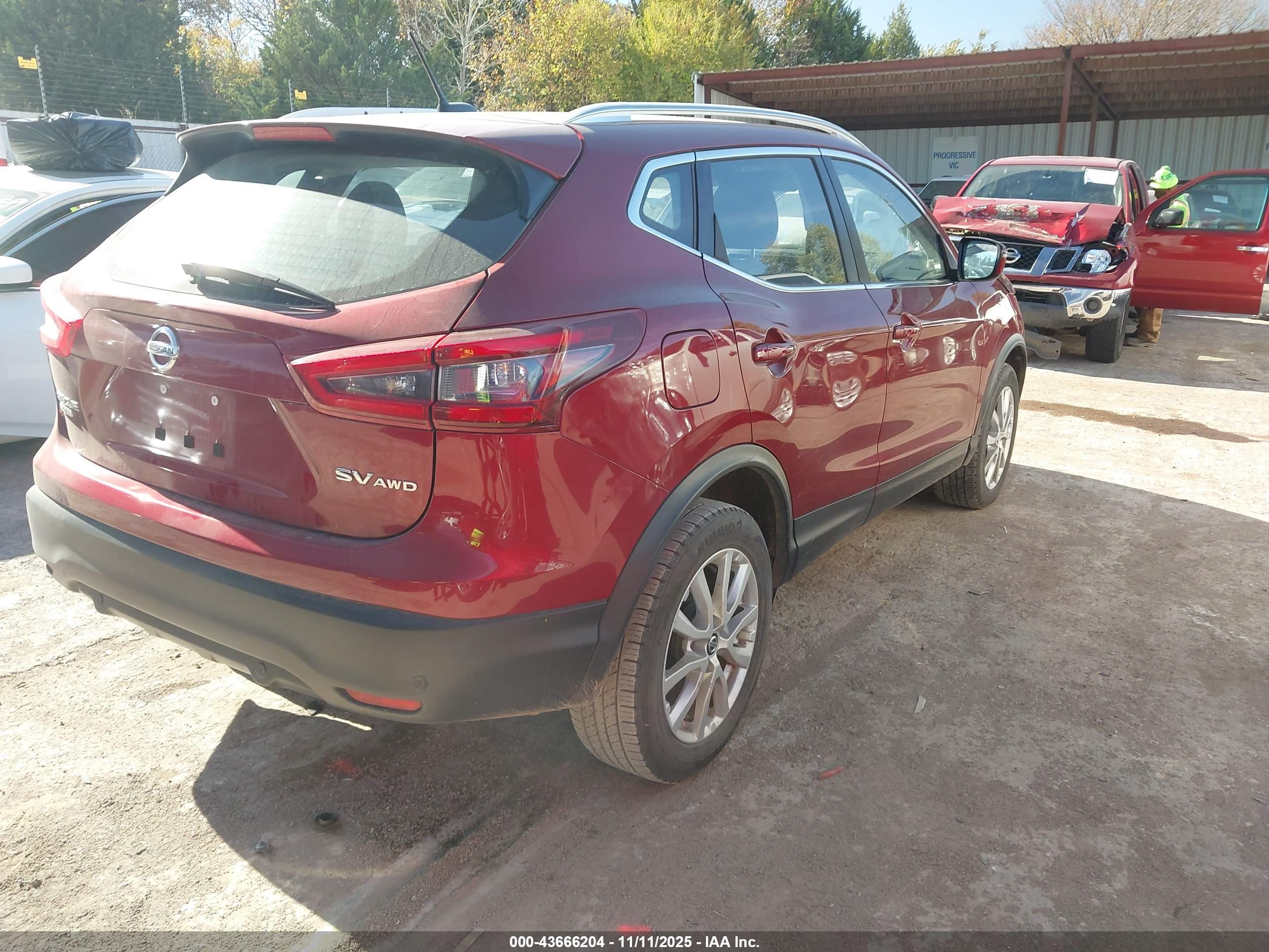 NISSAN ROGUE image 4