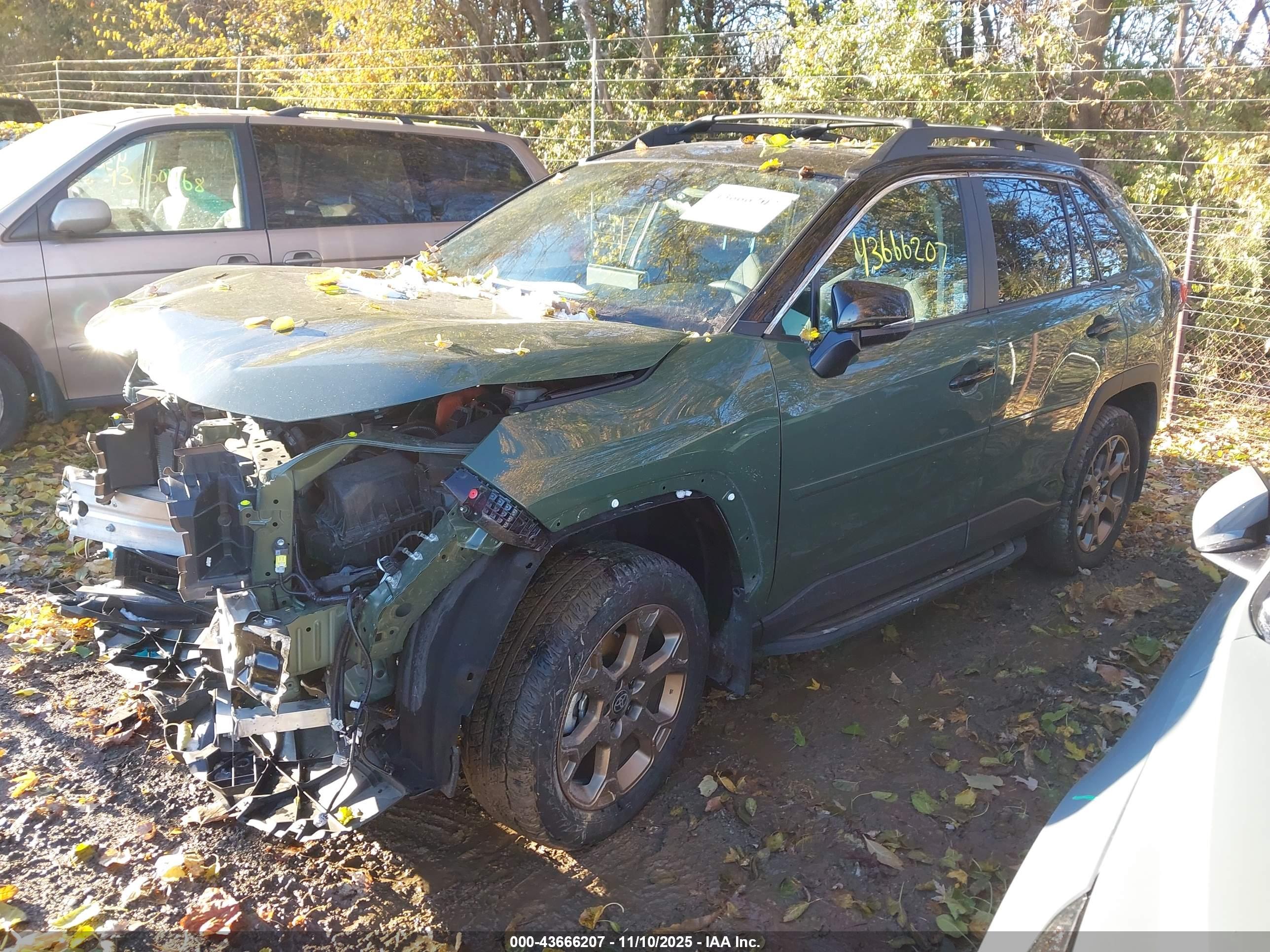 TOYOTA RAV4 image 2
