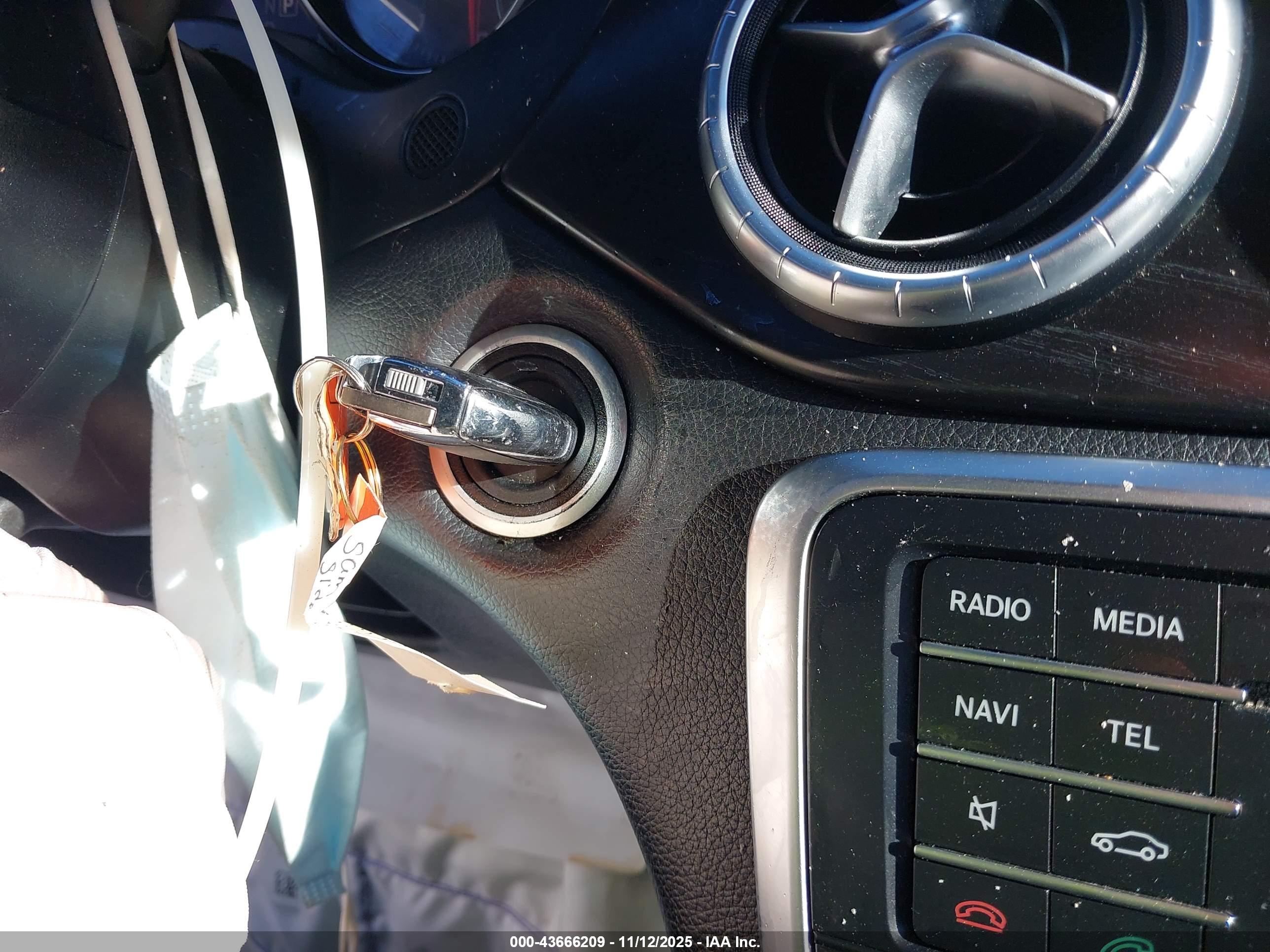 MERCEDES-BENZ CLA image 11
