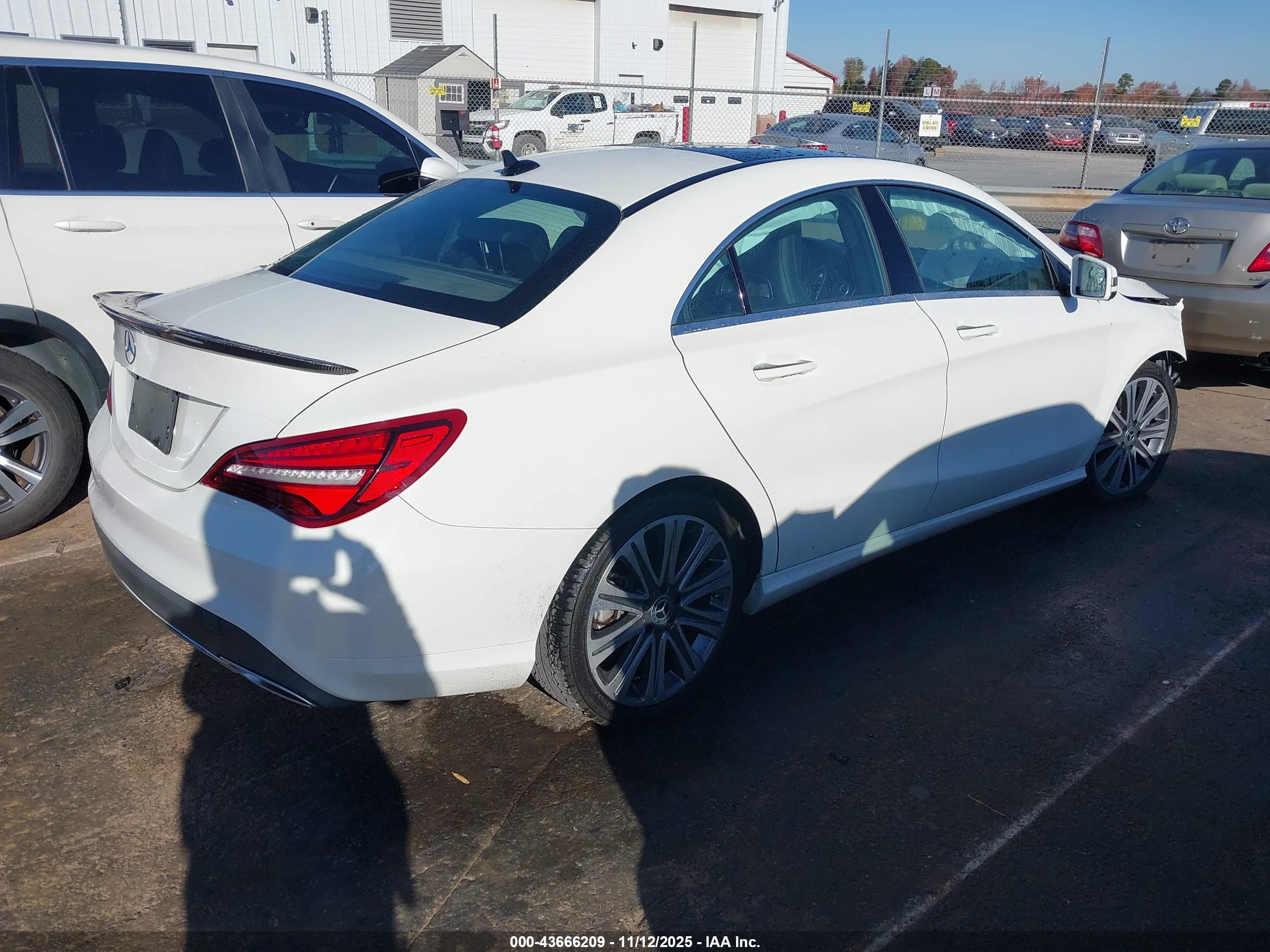MERCEDES-BENZ CLA image 4