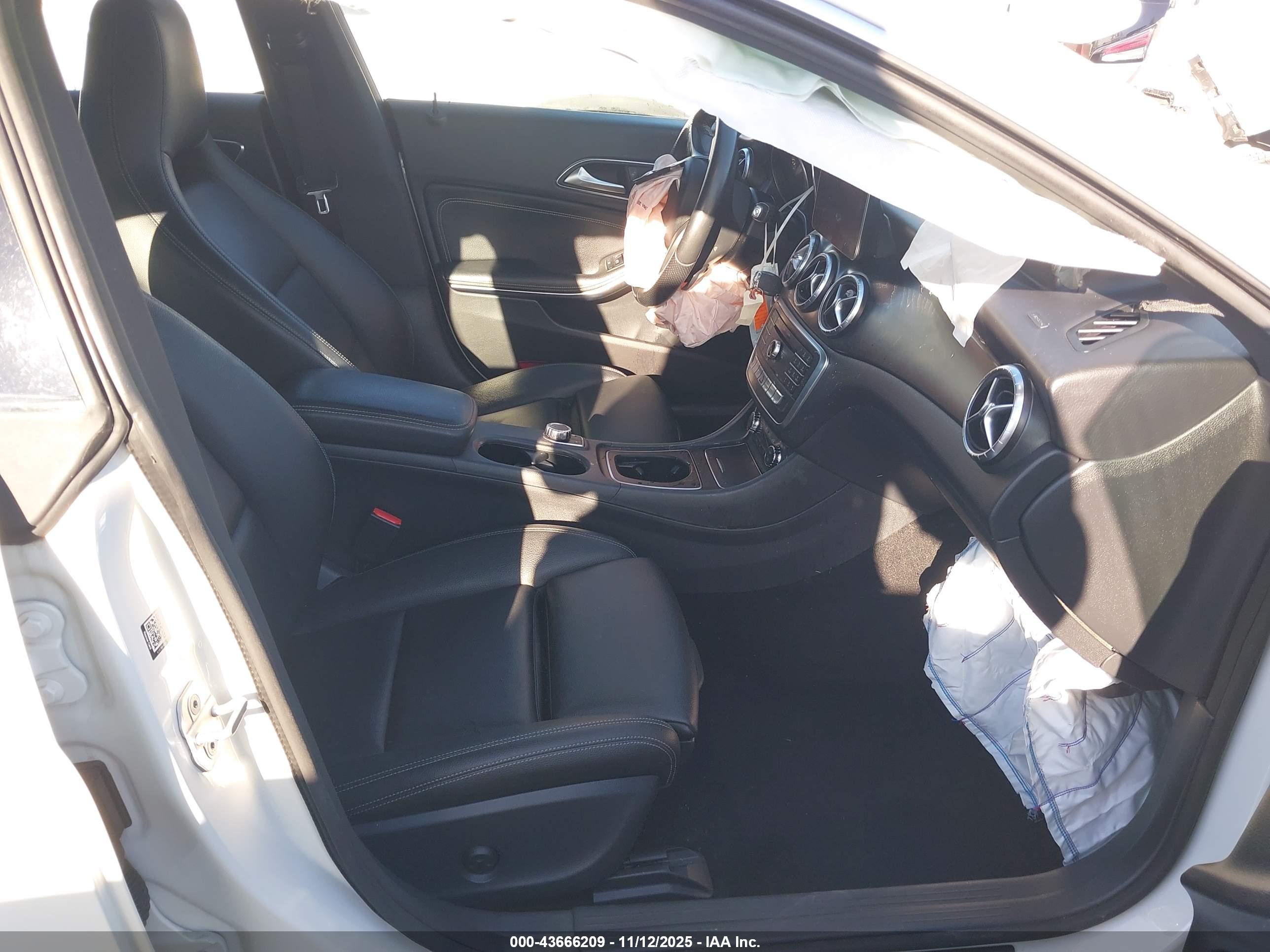 MERCEDES-BENZ CLA image 5