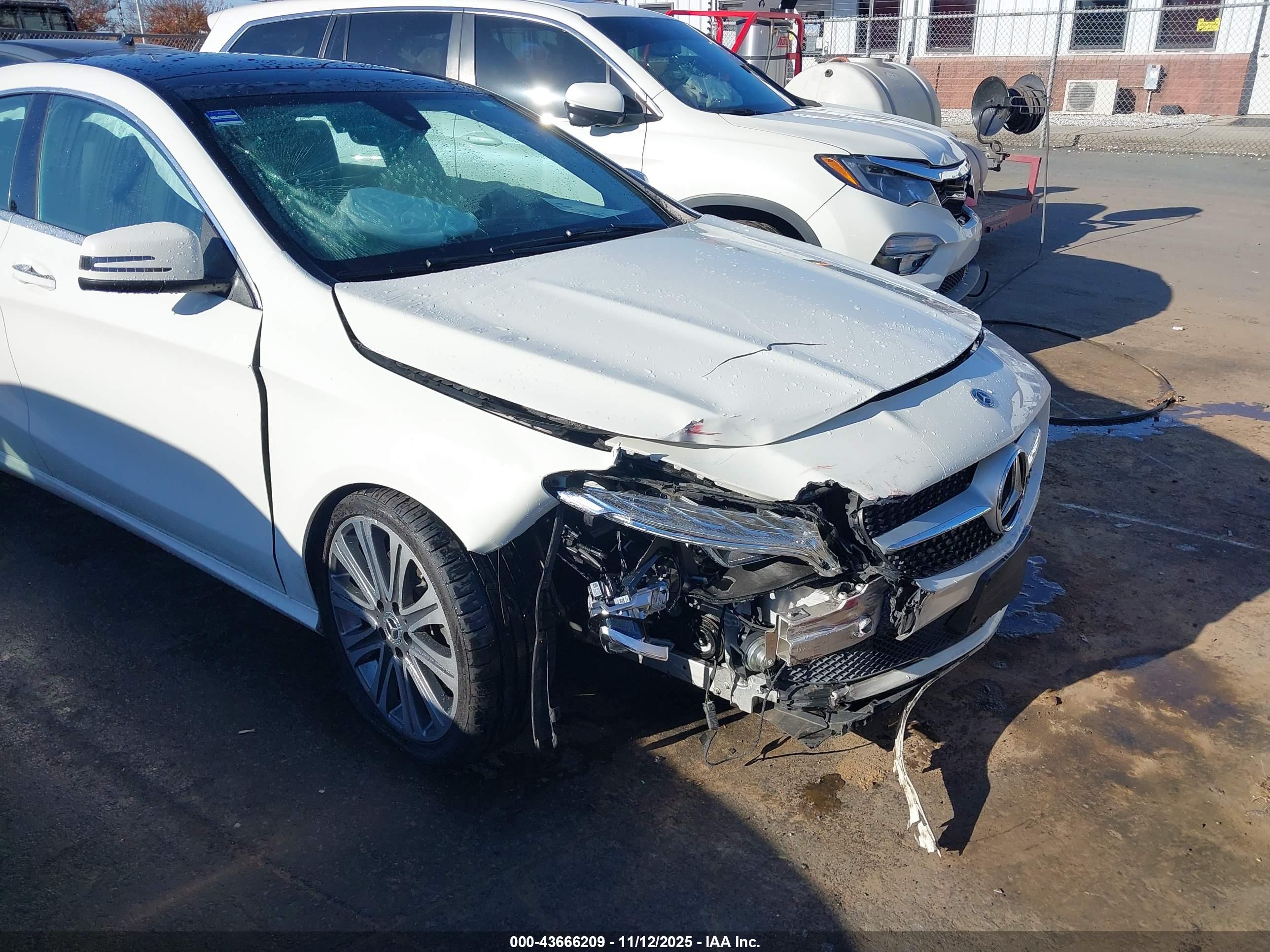 MERCEDES-BENZ CLA image 6
