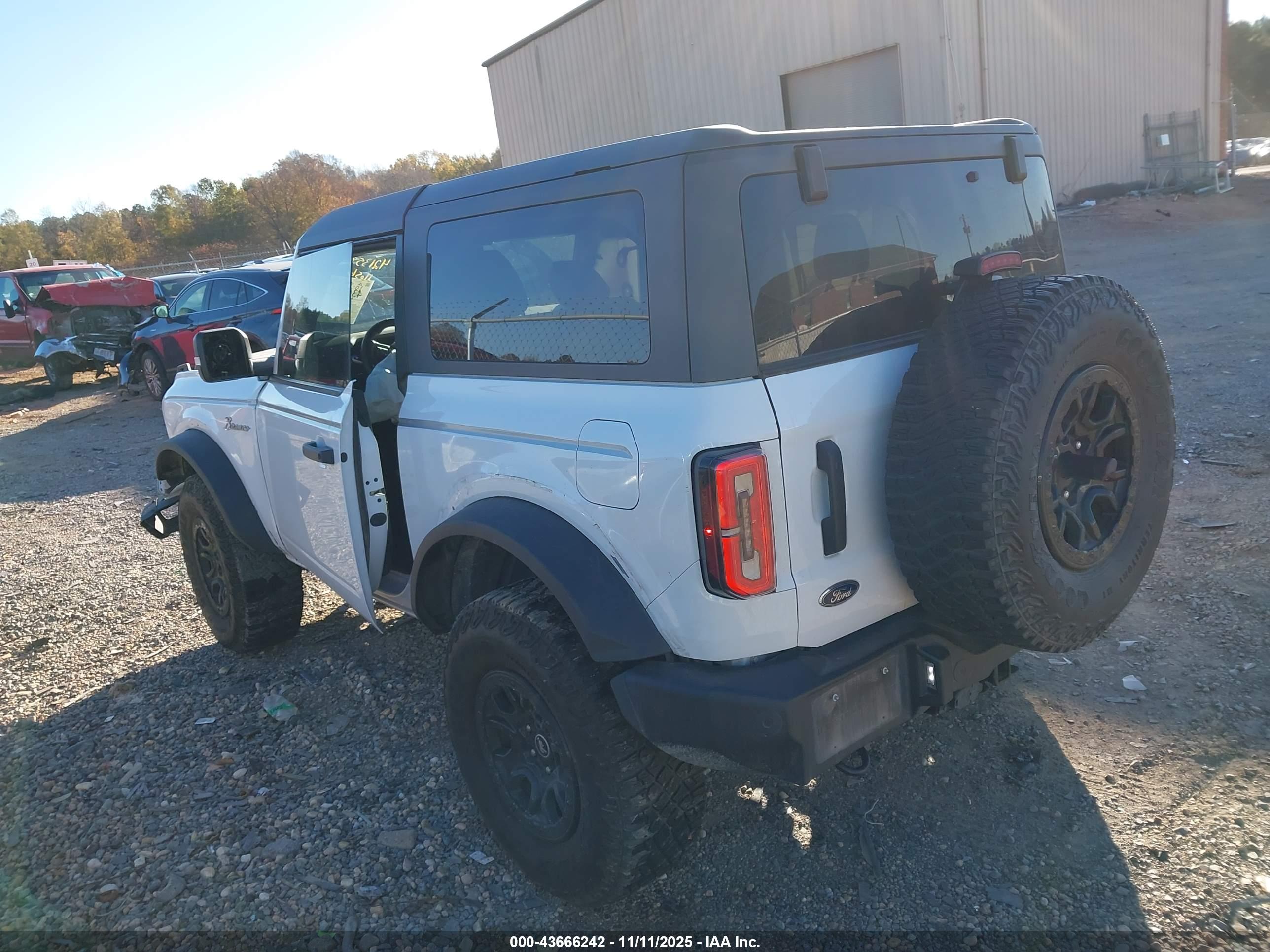 FORD BRONCO image 3