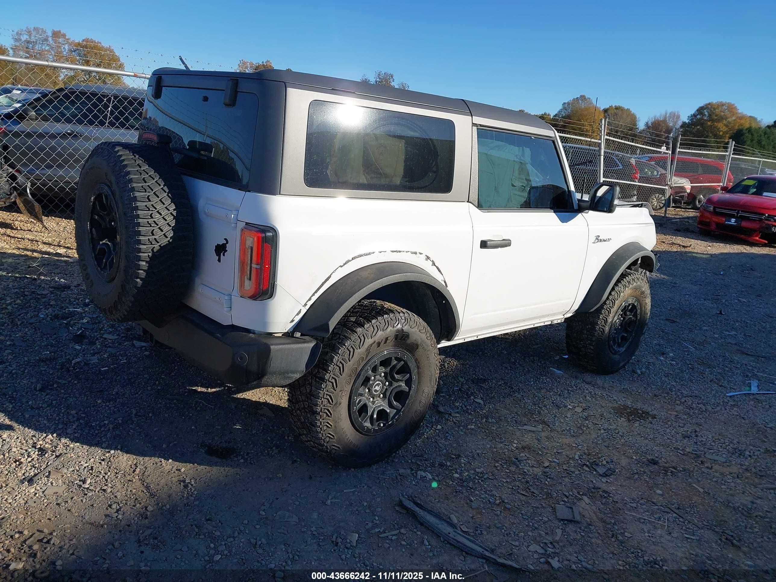FORD BRONCO image 4