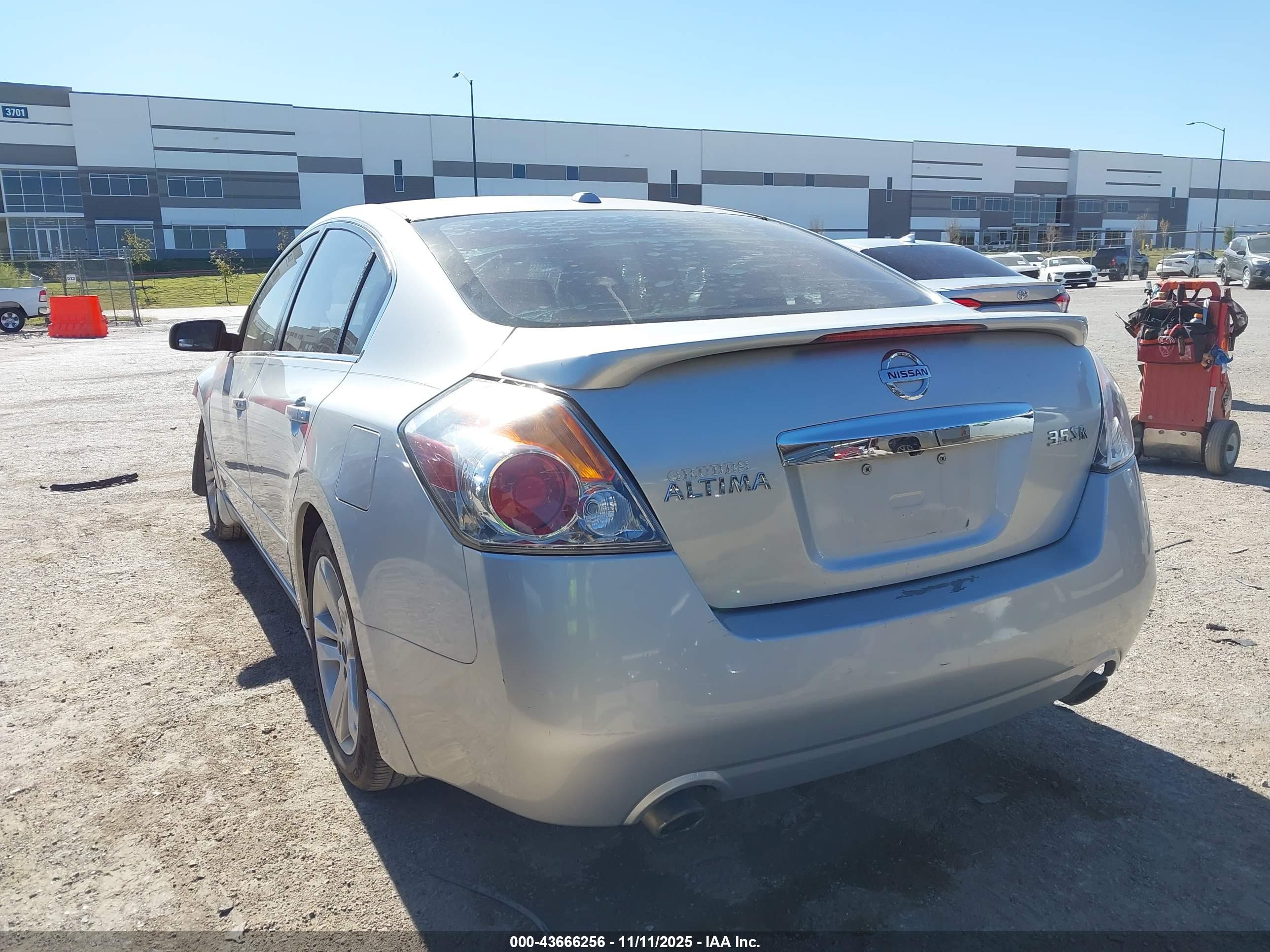 NISSAN ALTIMA image 3