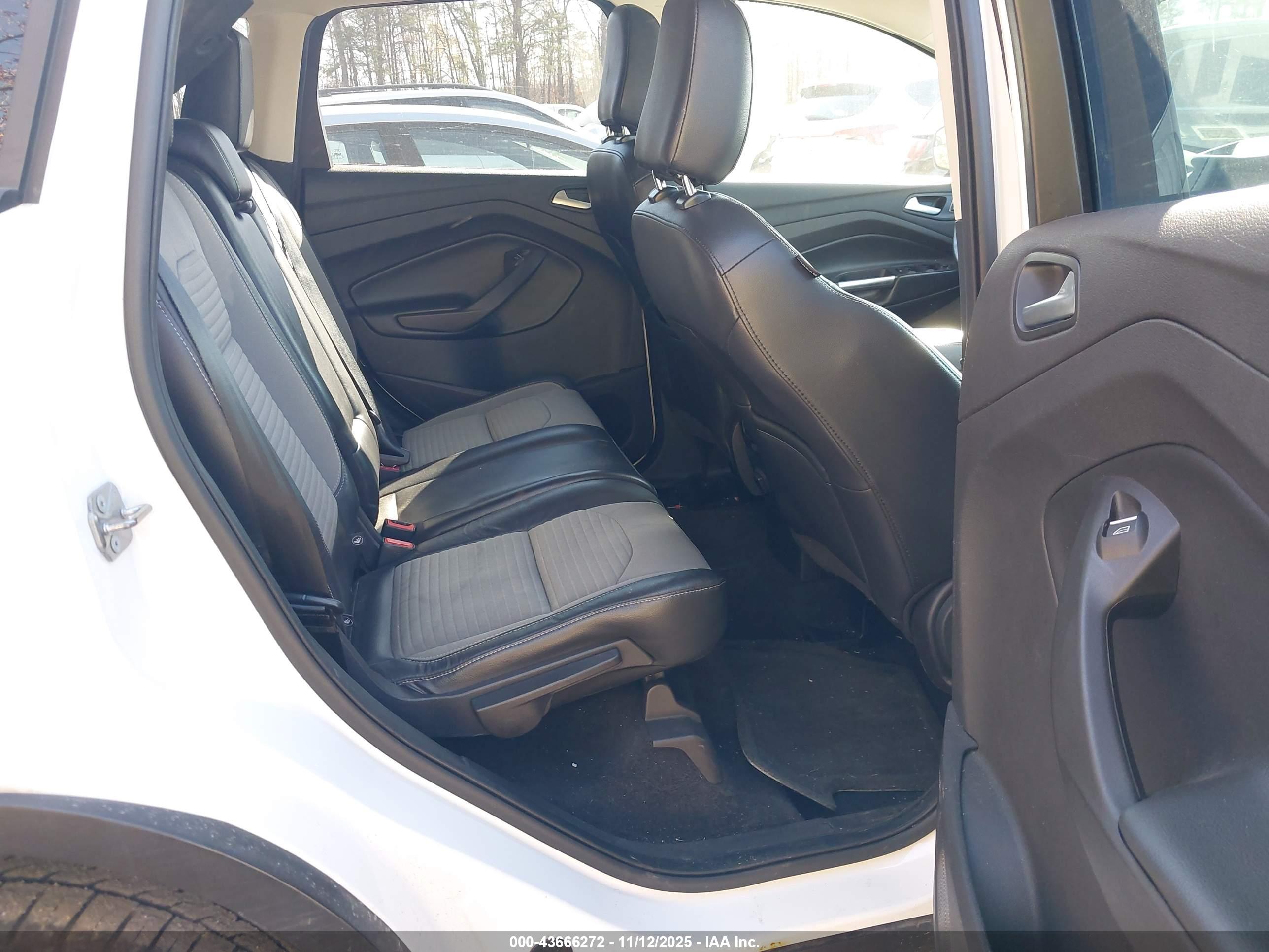 FORD ESCAPE image 8