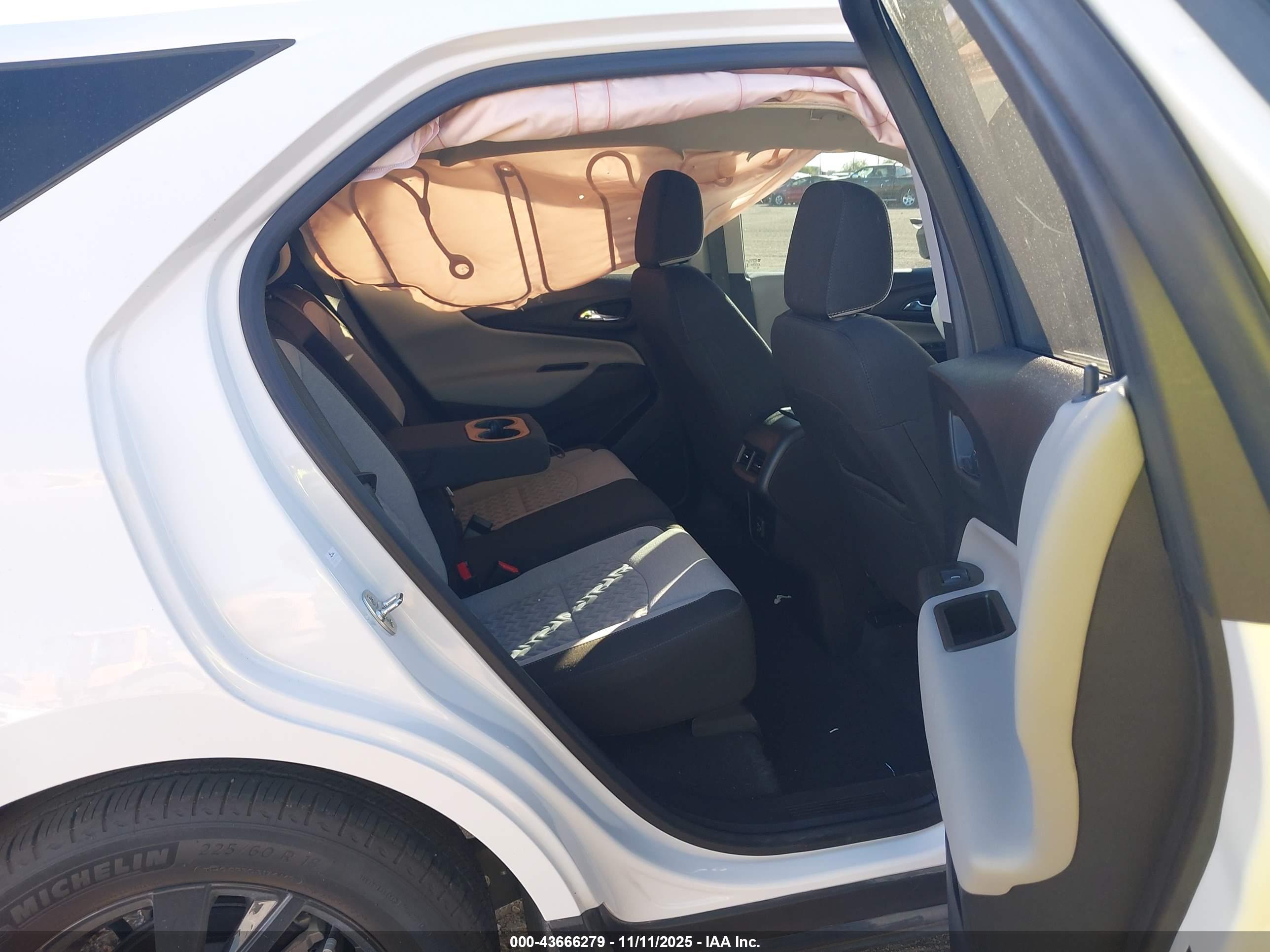 CHEVROLET EQUINOX image 8