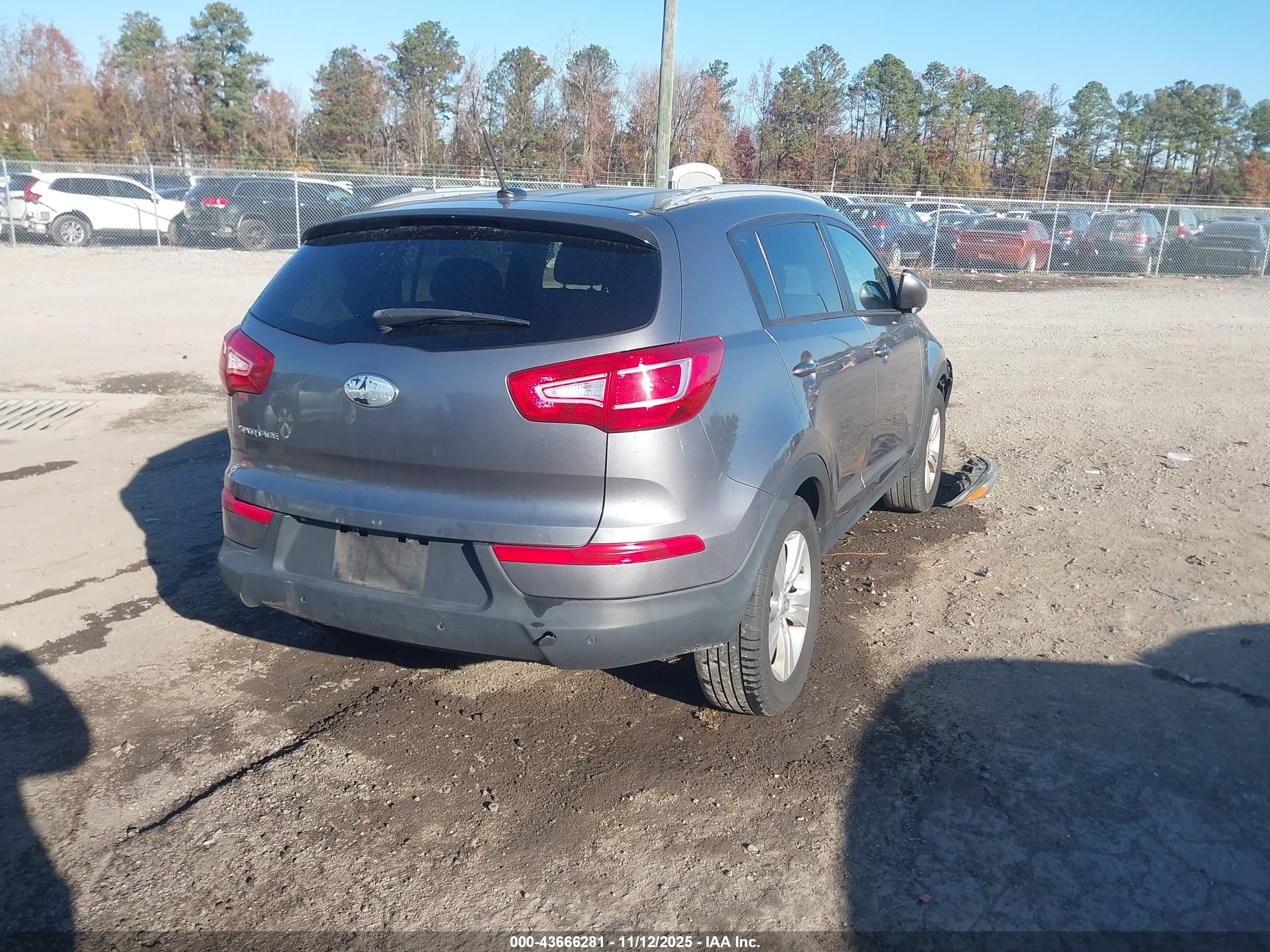 KIA SPORTAGE image 4