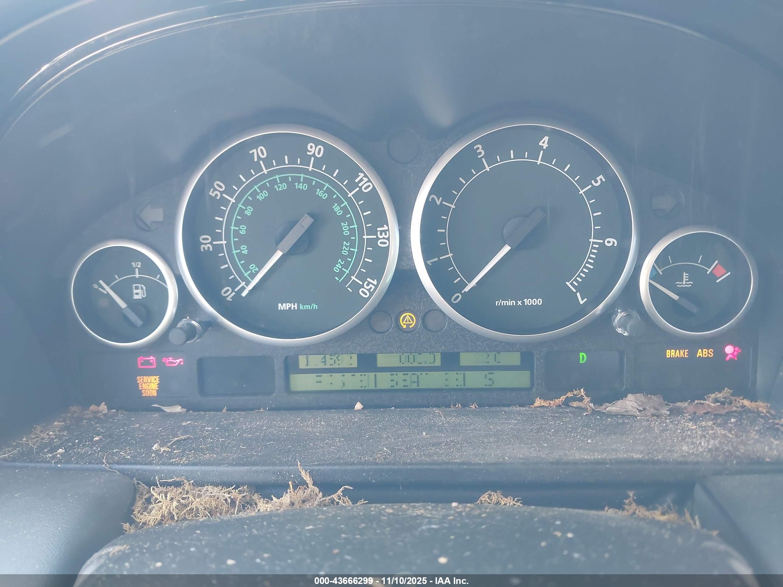 LAND ROVER image 7