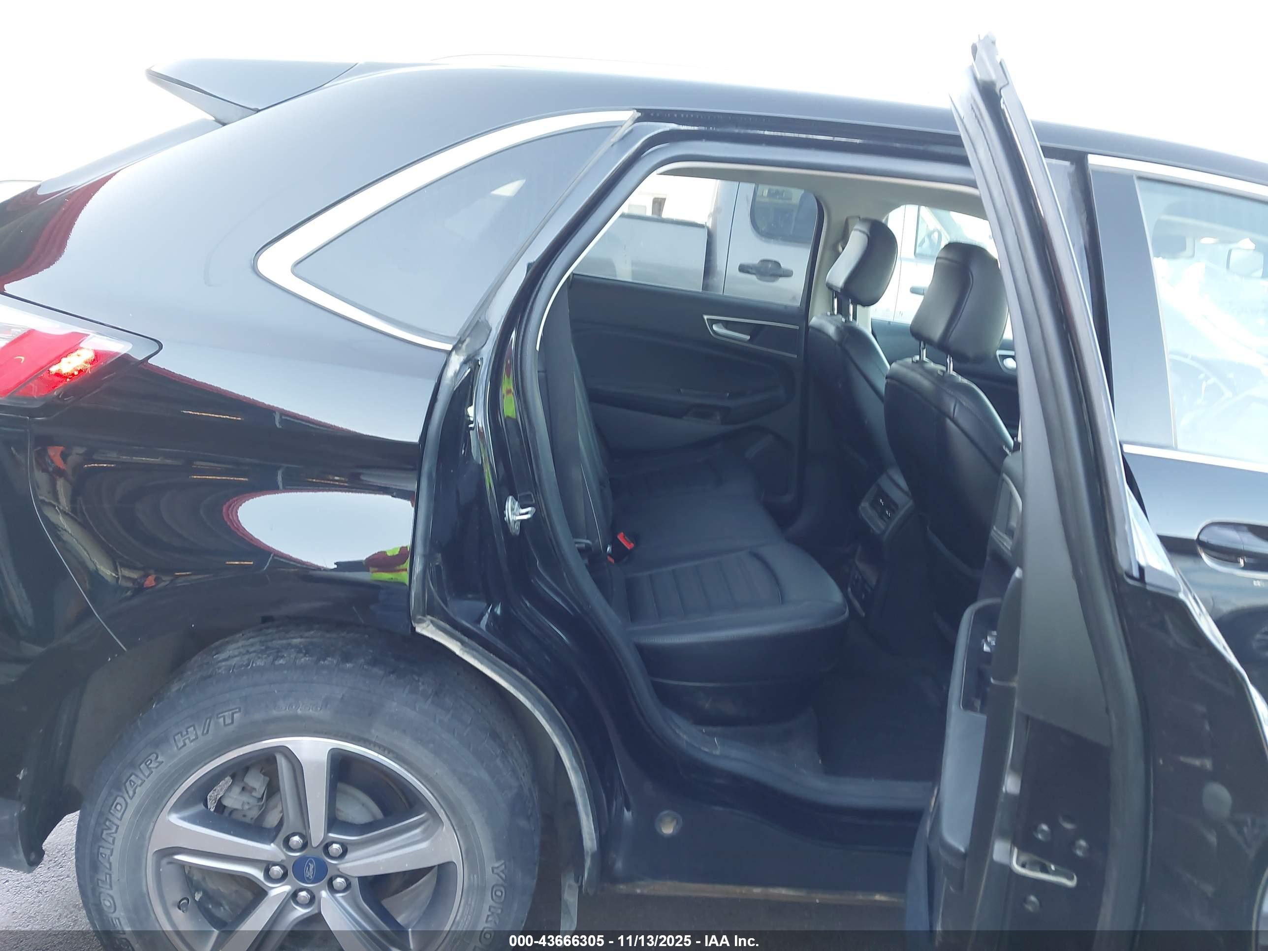FORD EDGE image 8
