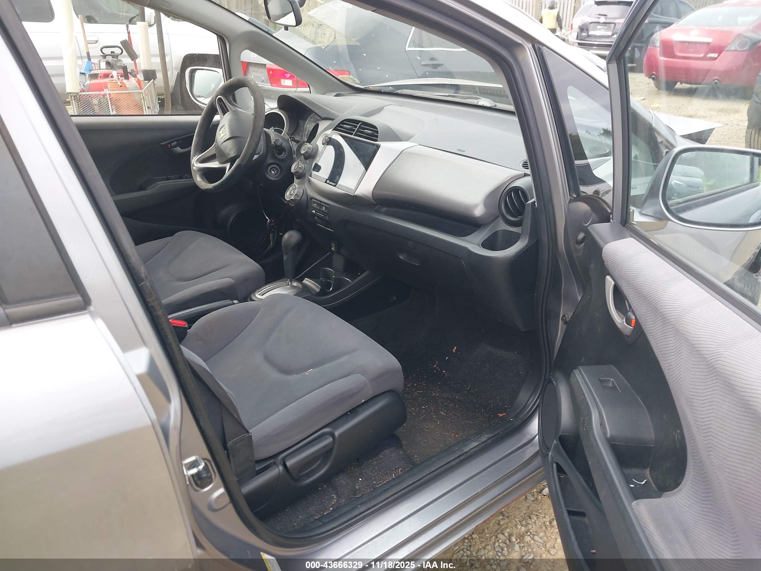 HONDA FIT image 5