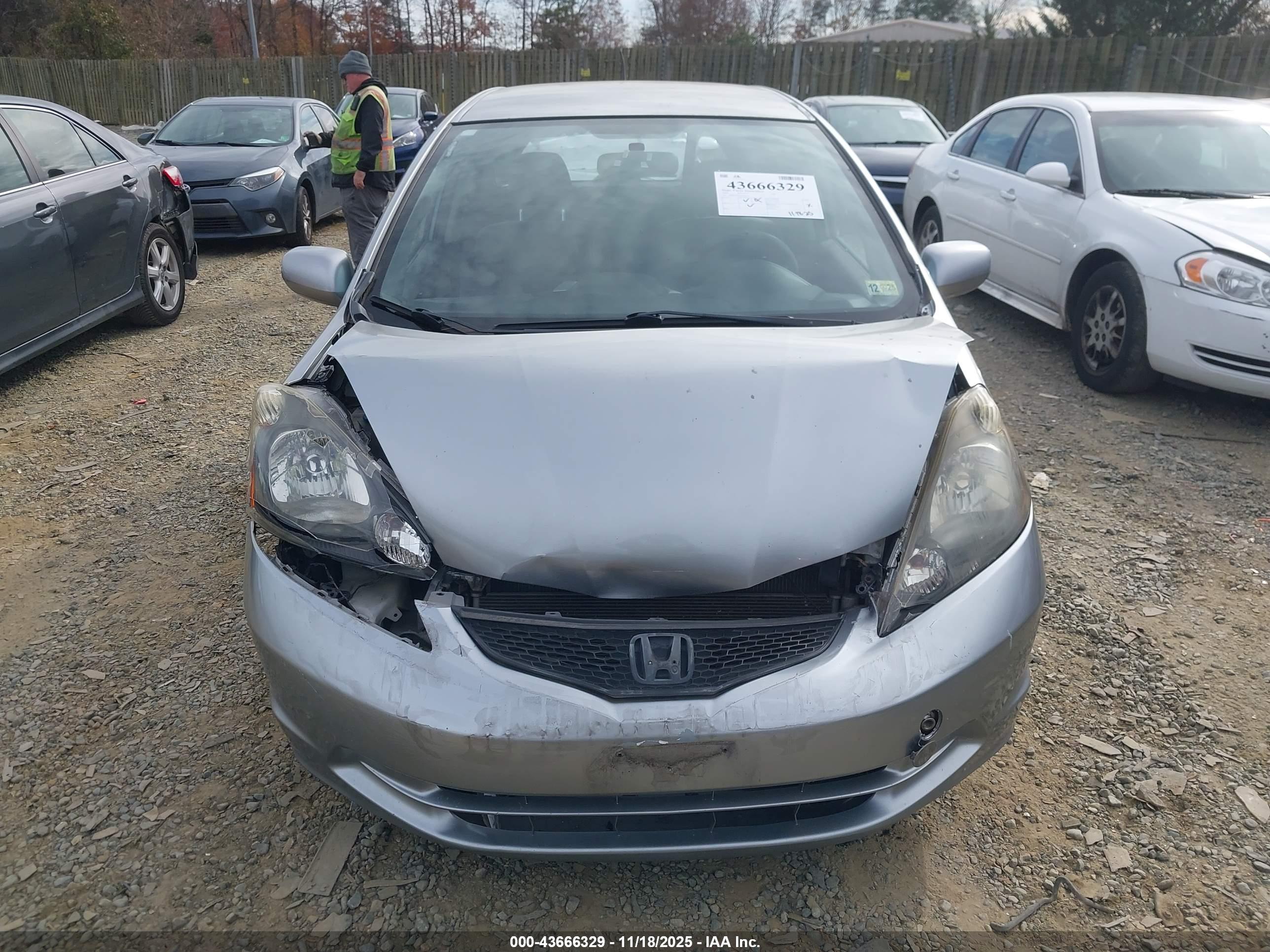 HONDA FIT image 6
