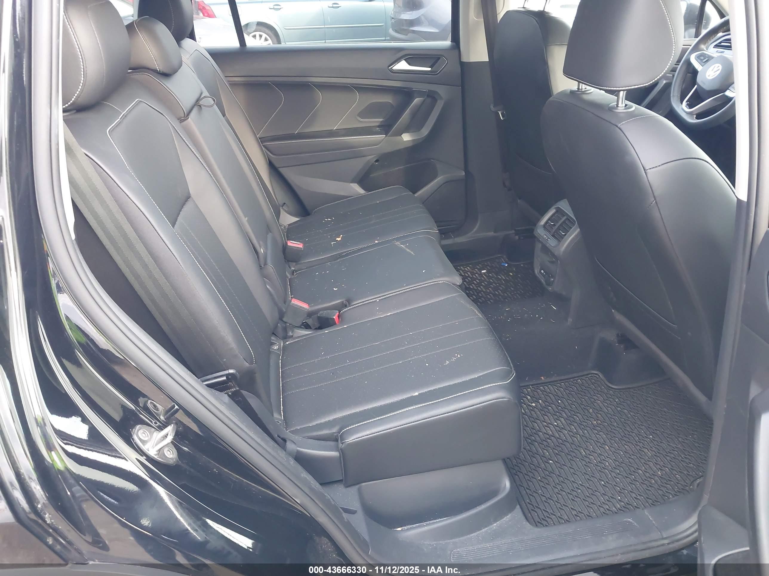 VOLKSWAGEN TIGUAN image 8