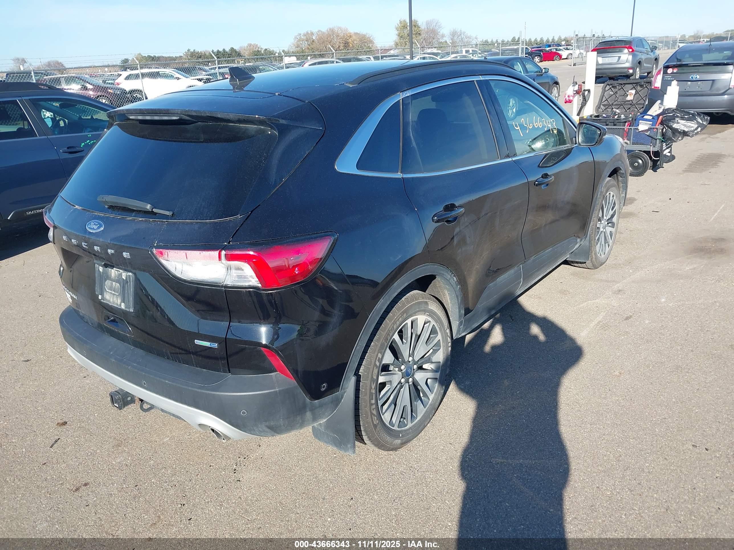 FORD ESCAPE image 4
