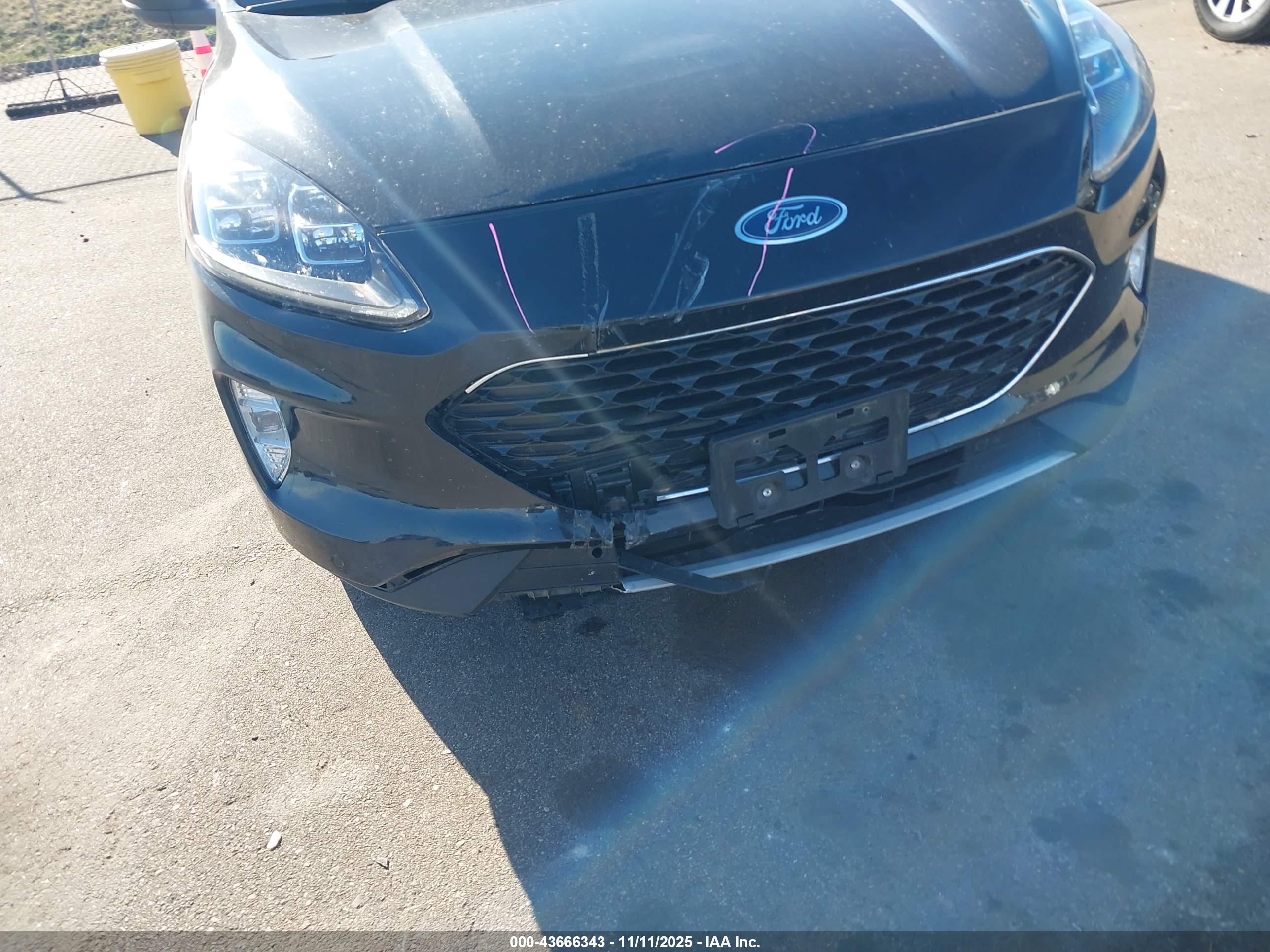 FORD ESCAPE image 6