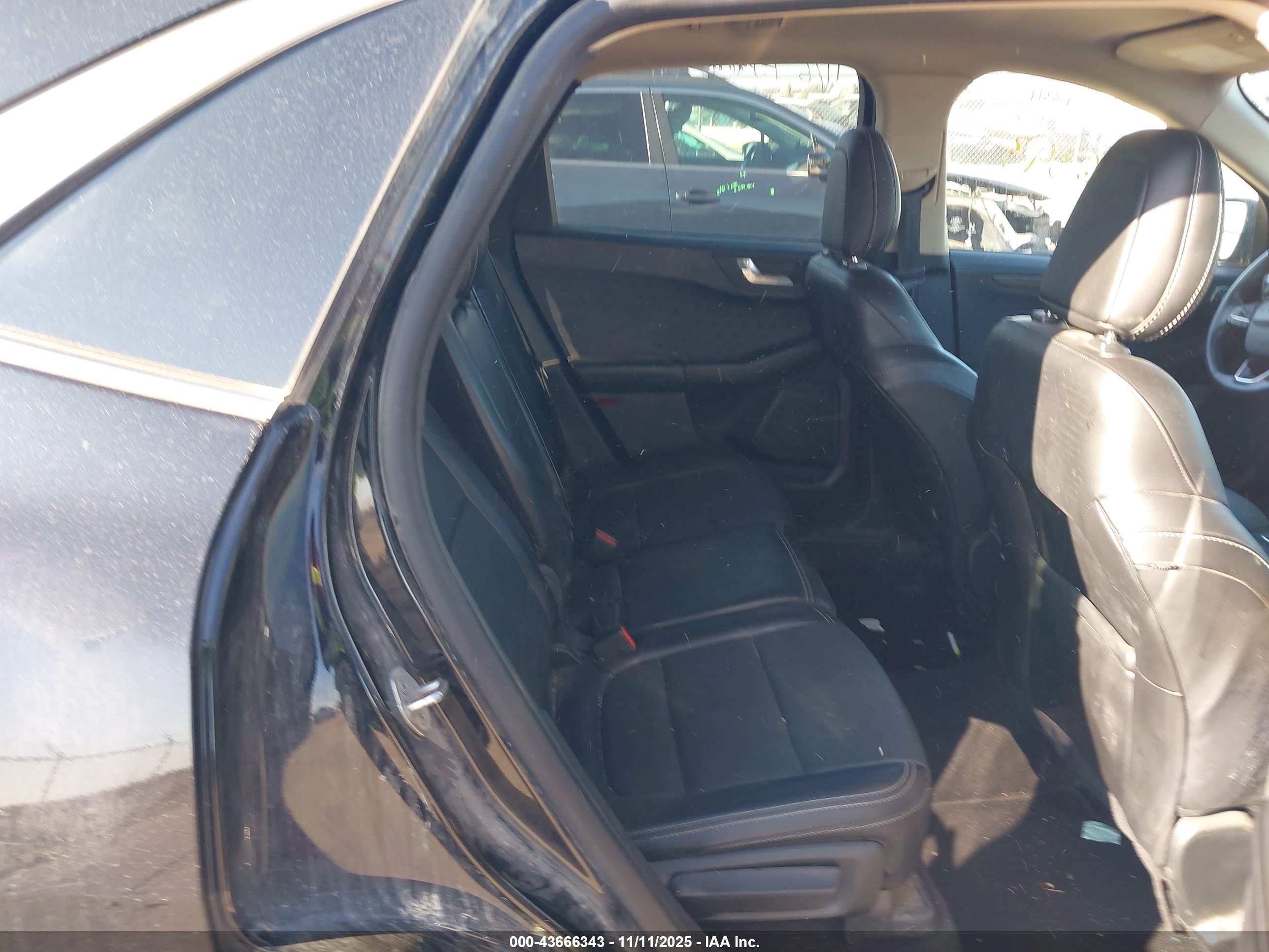FORD ESCAPE image 8