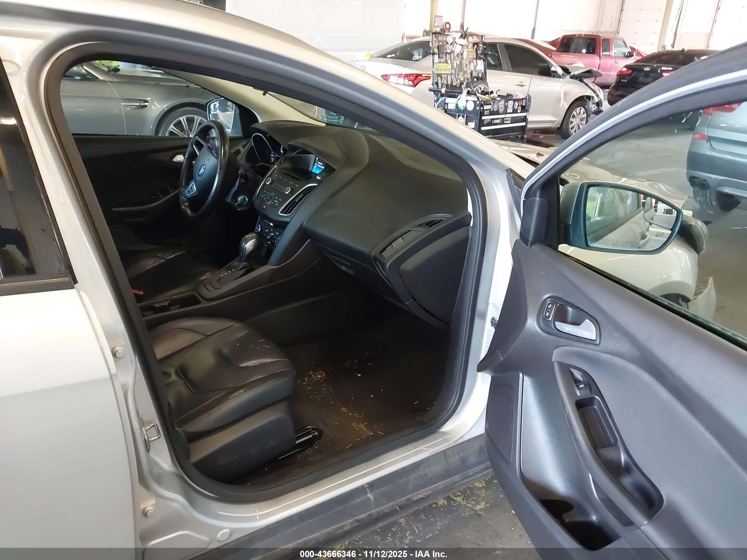 FORD FOCUS image 5