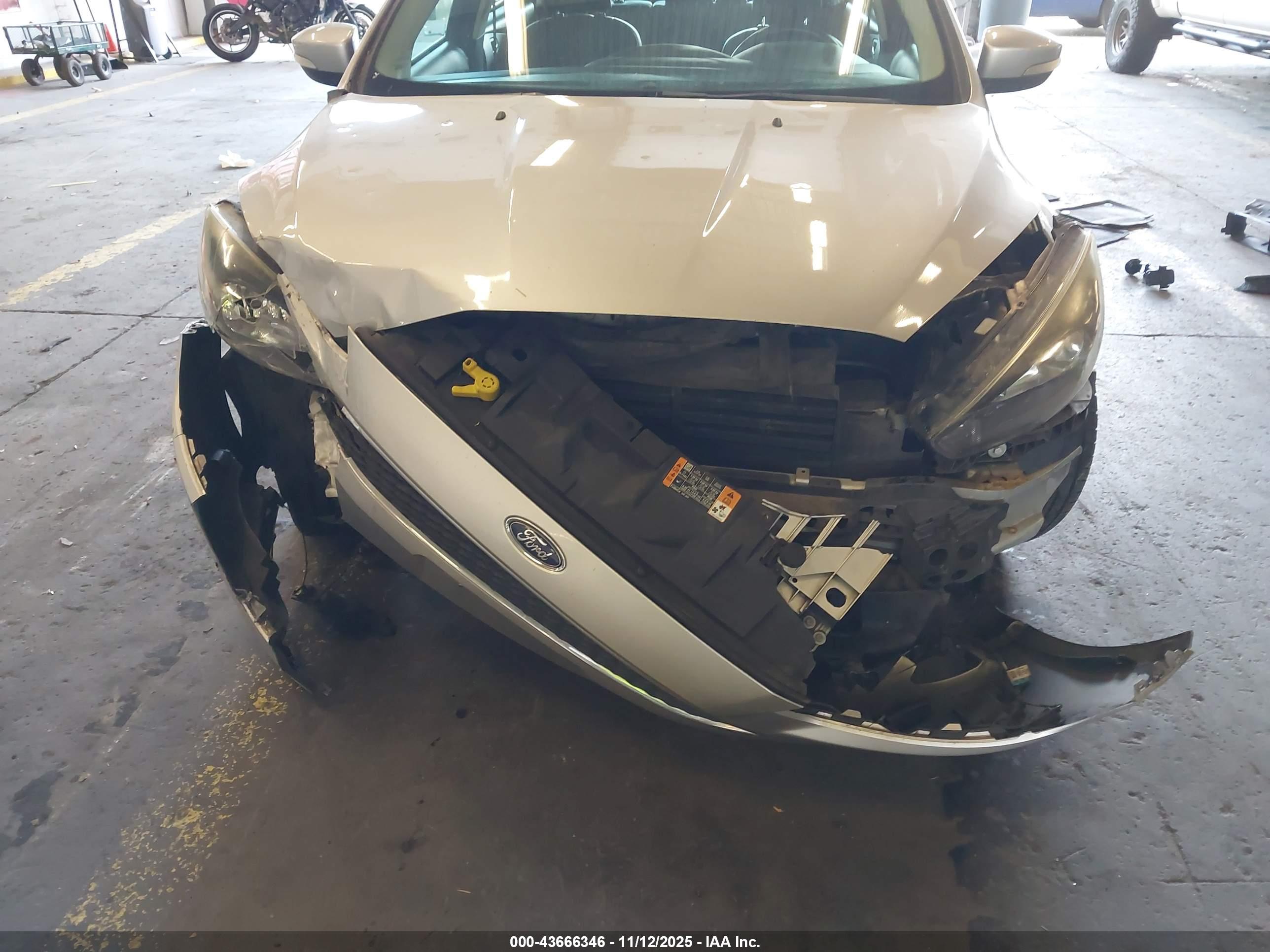 FORD FOCUS image 6