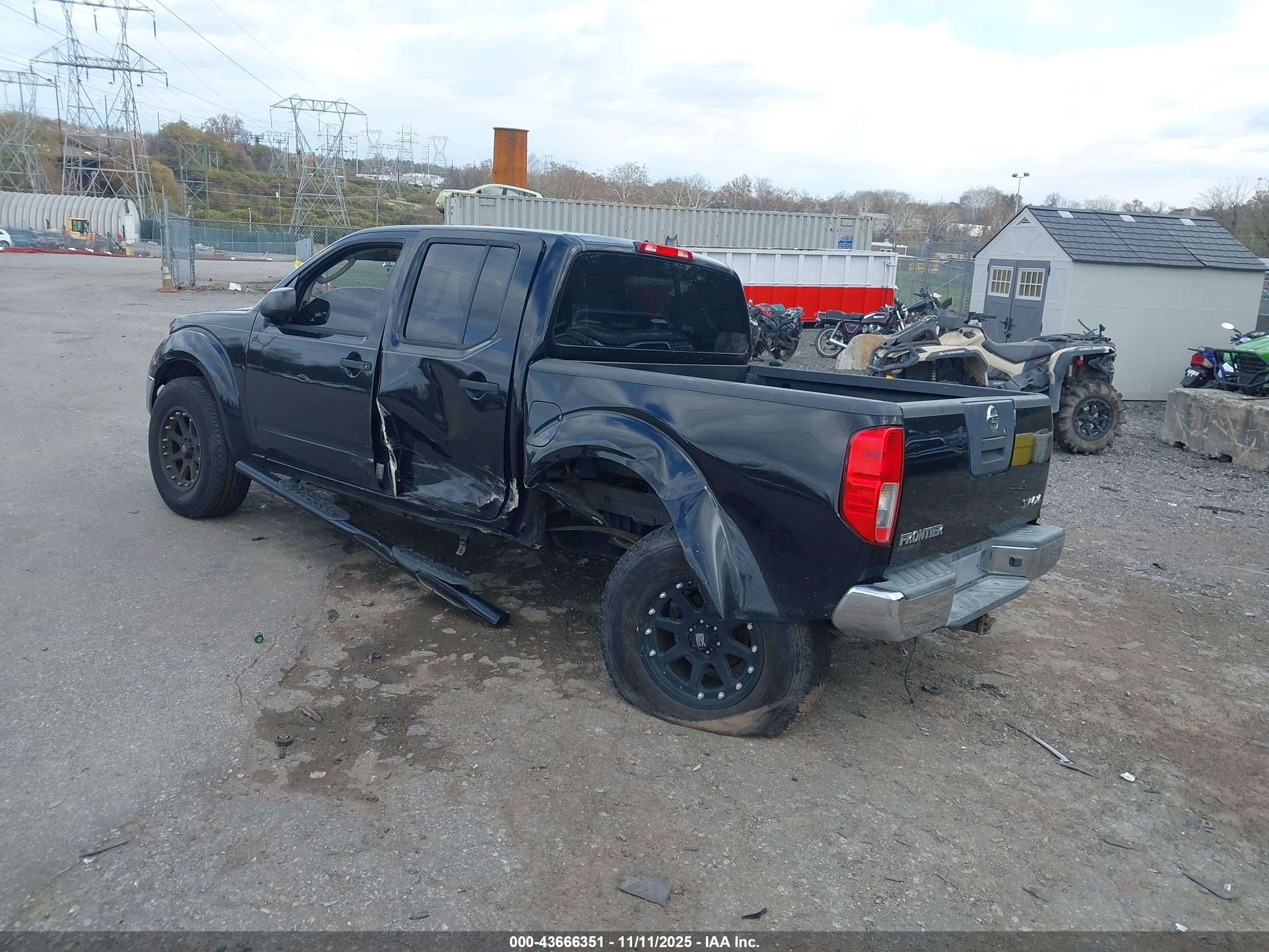 NISSAN FRONTIER image 3