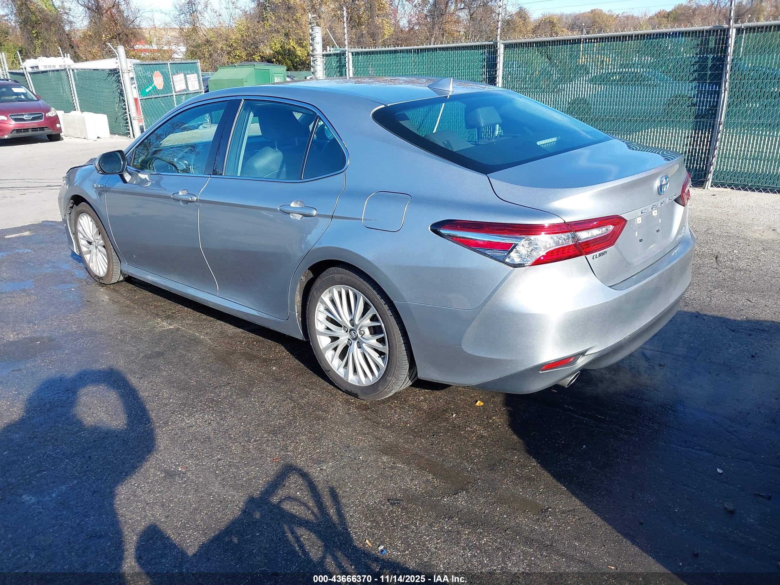 TOYOTA CAMRY image 3