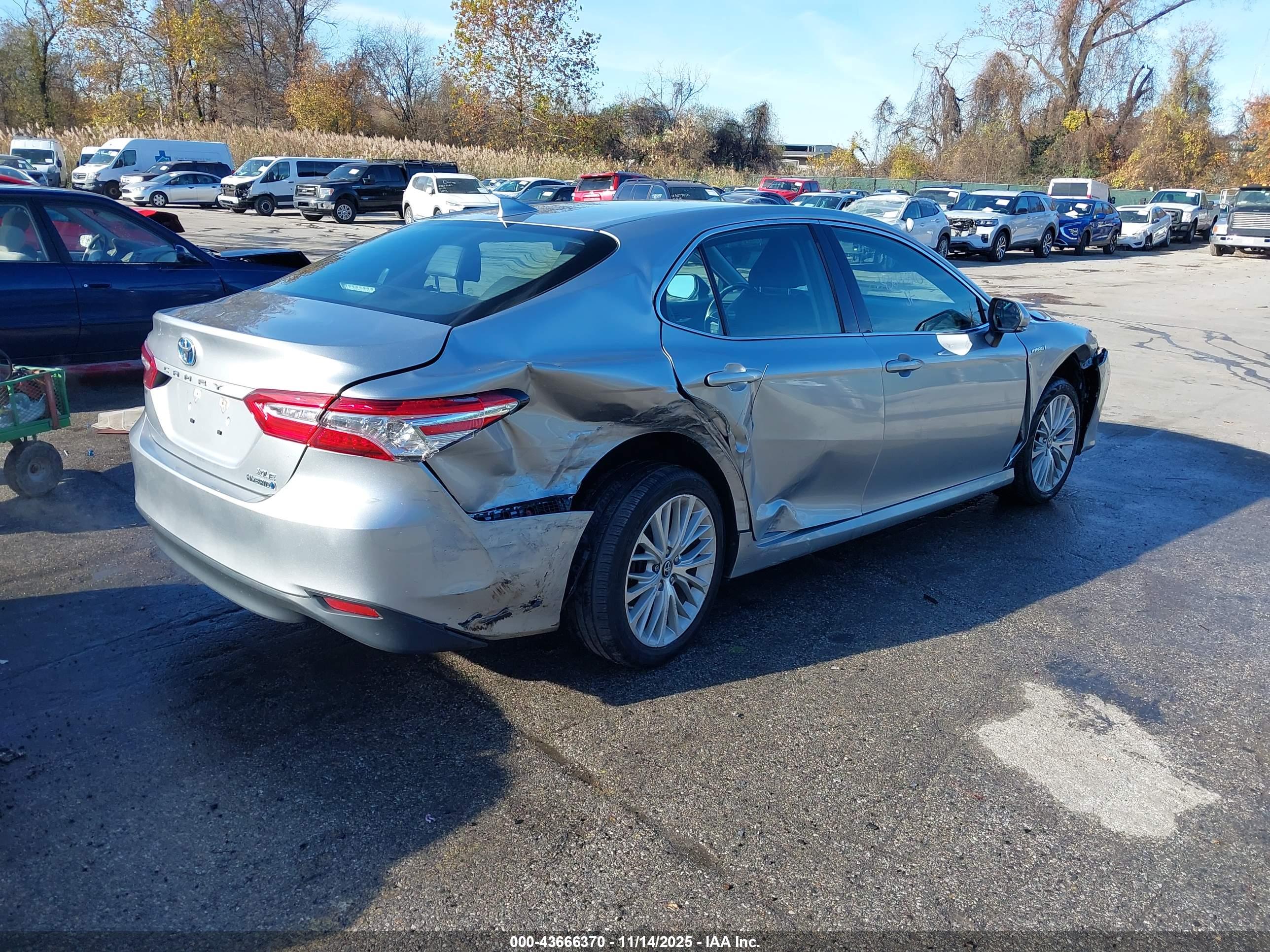TOYOTA CAMRY image 4