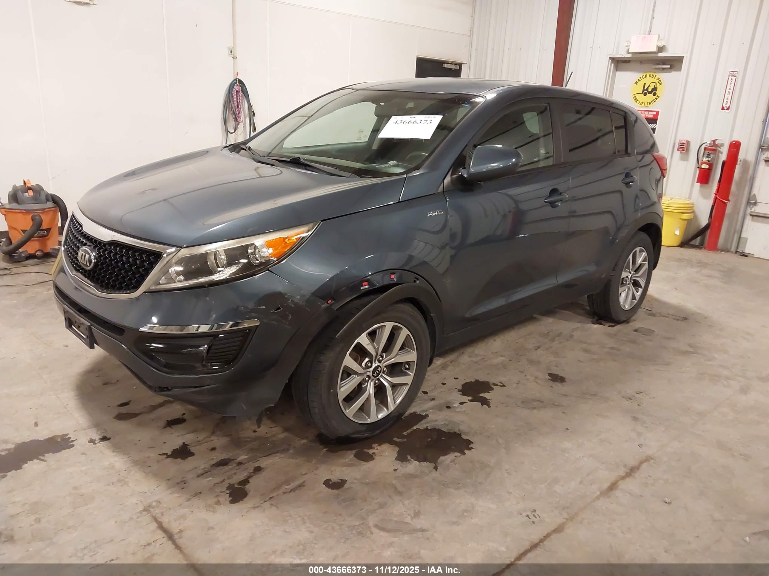 KIA SPORTAGE image 2