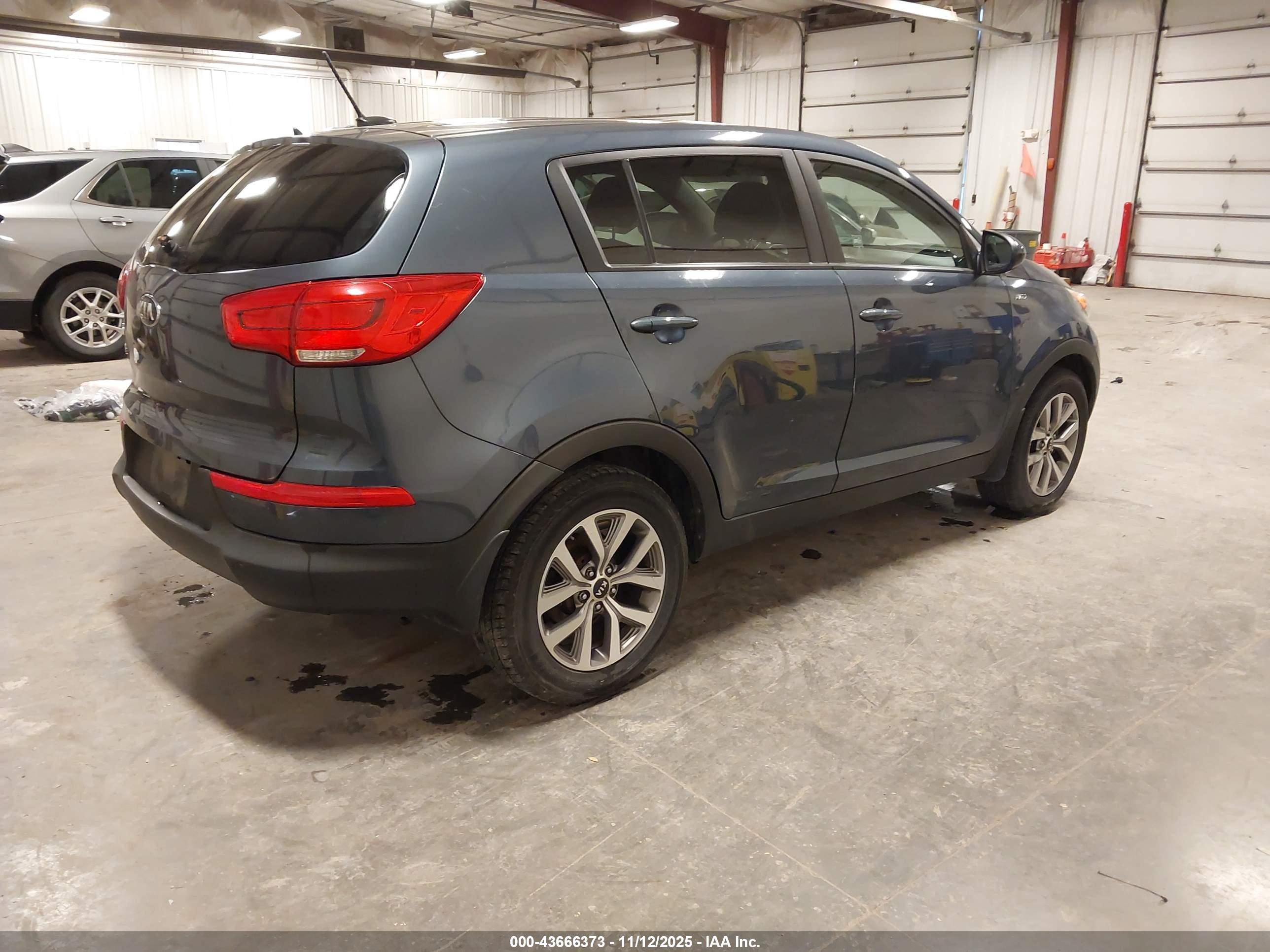 KIA SPORTAGE image 4