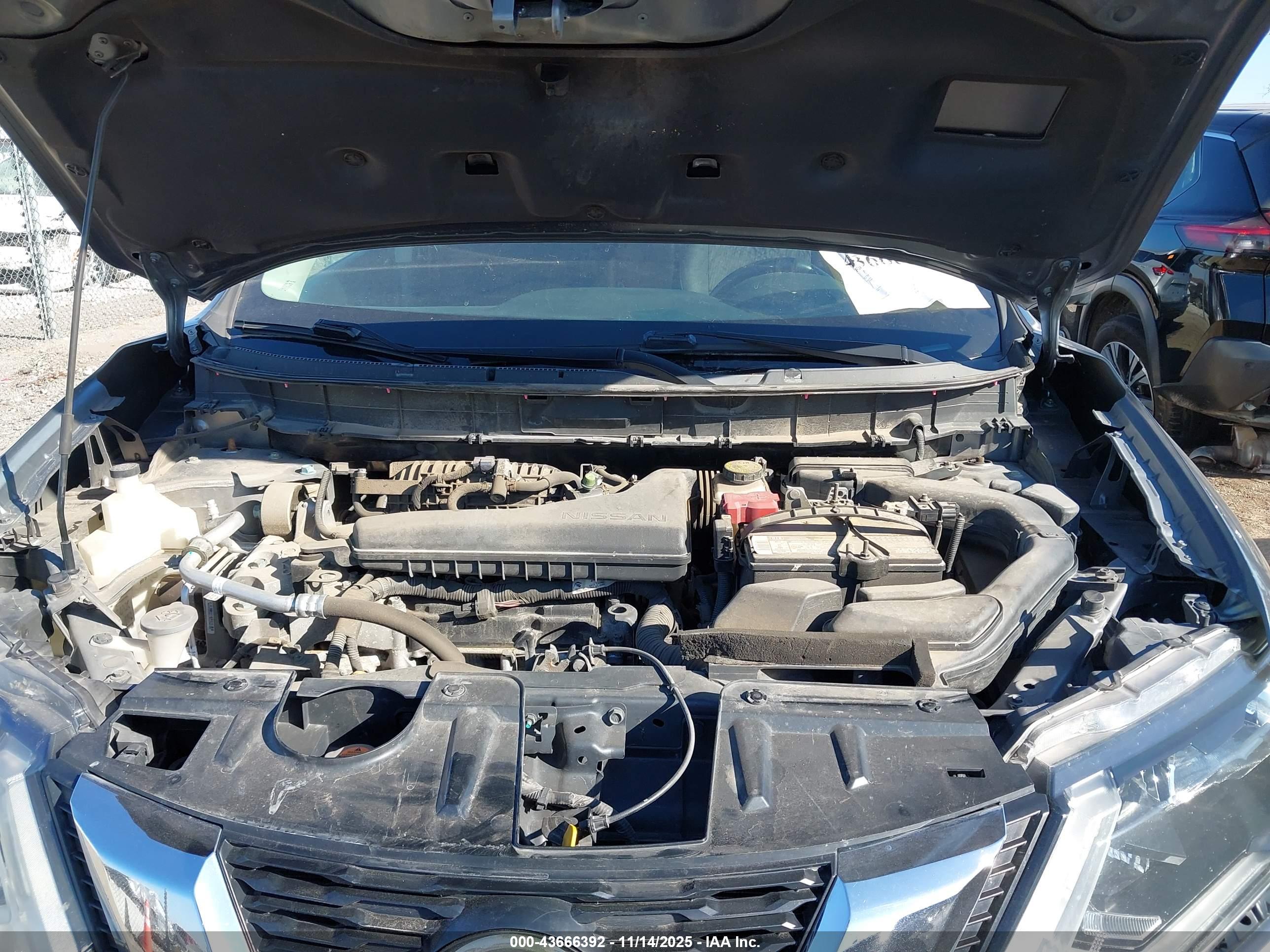 NISSAN ROGUE image 10