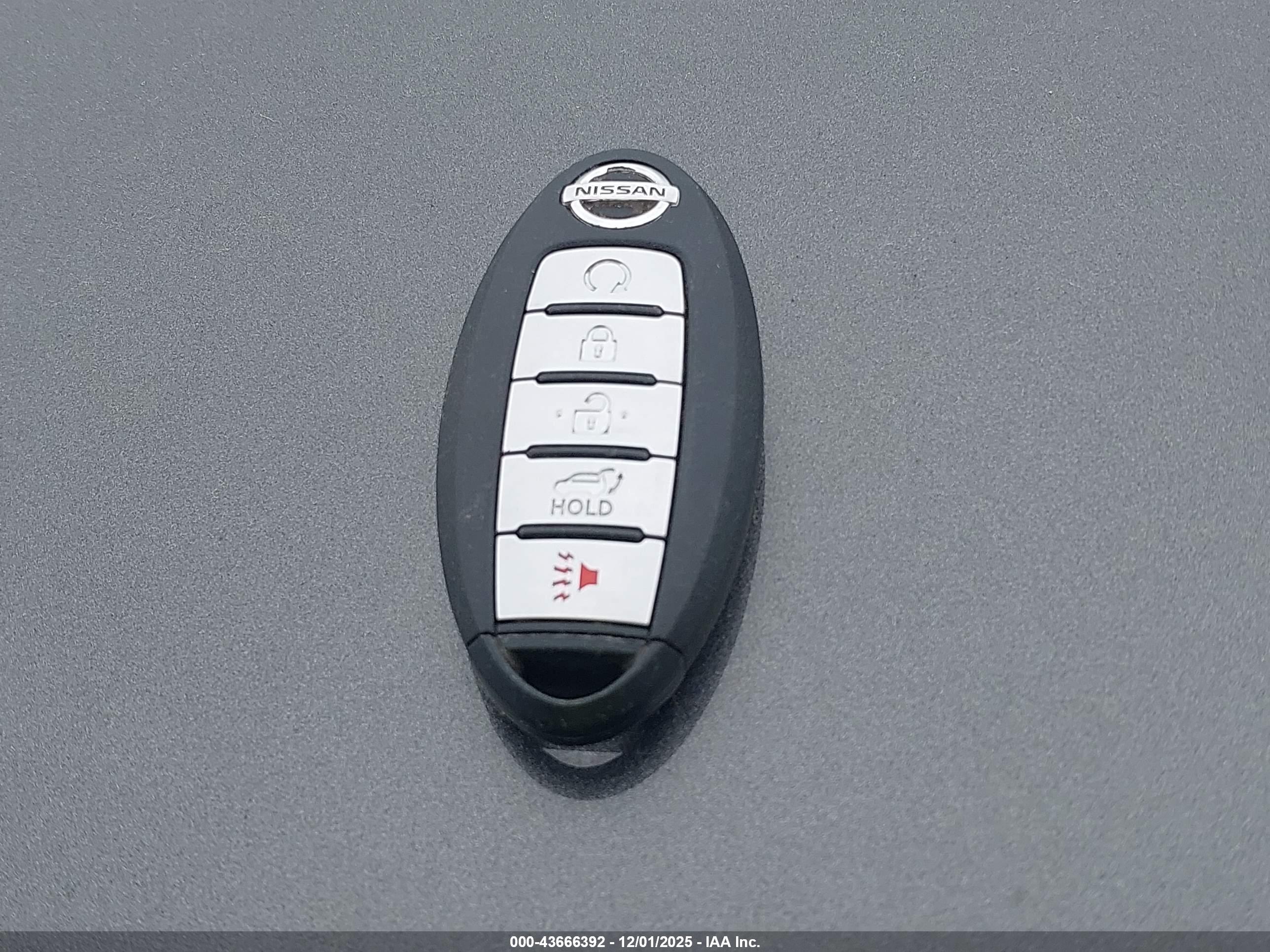 NISSAN ROGUE image 11