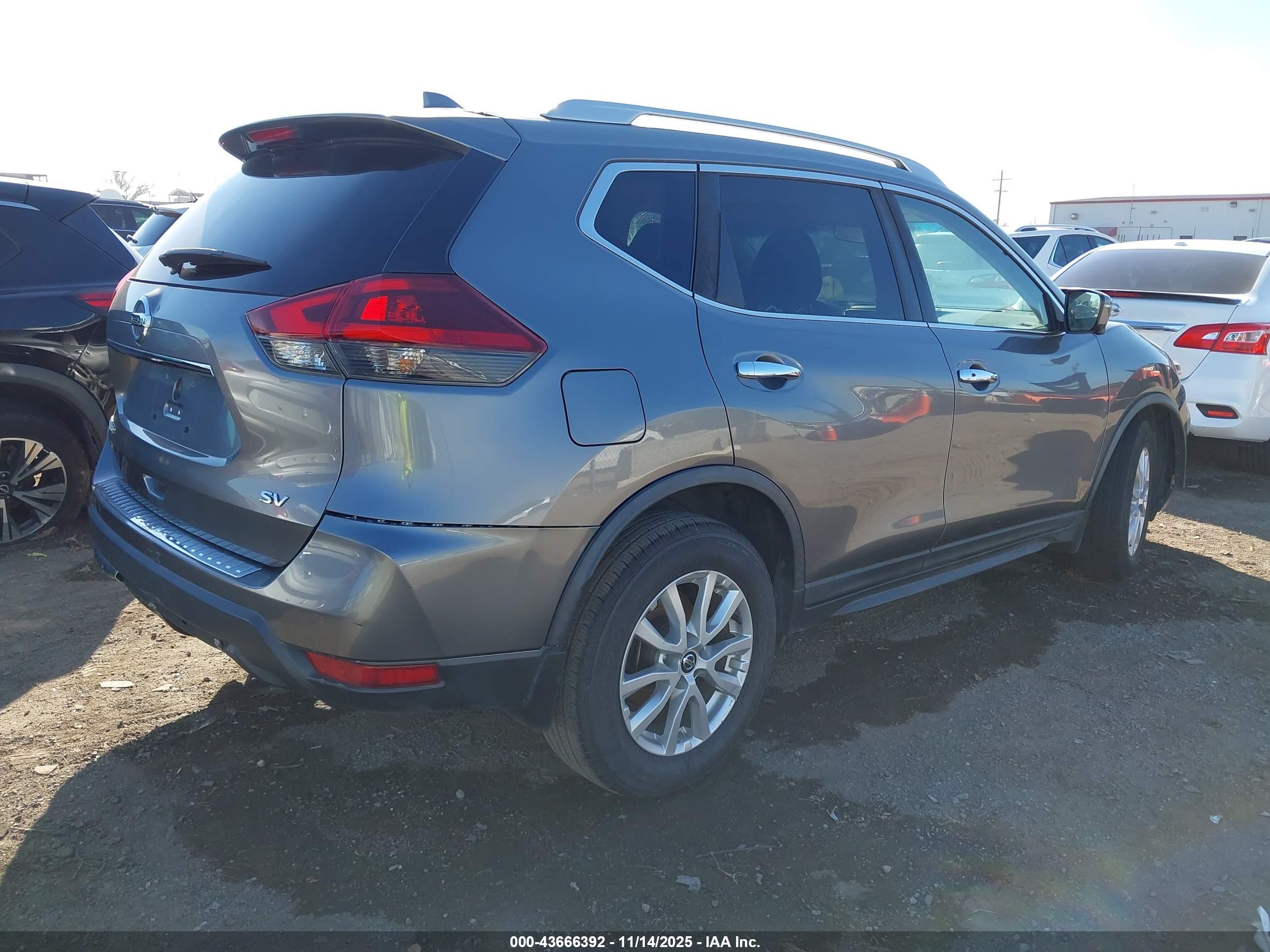 NISSAN ROGUE image 4