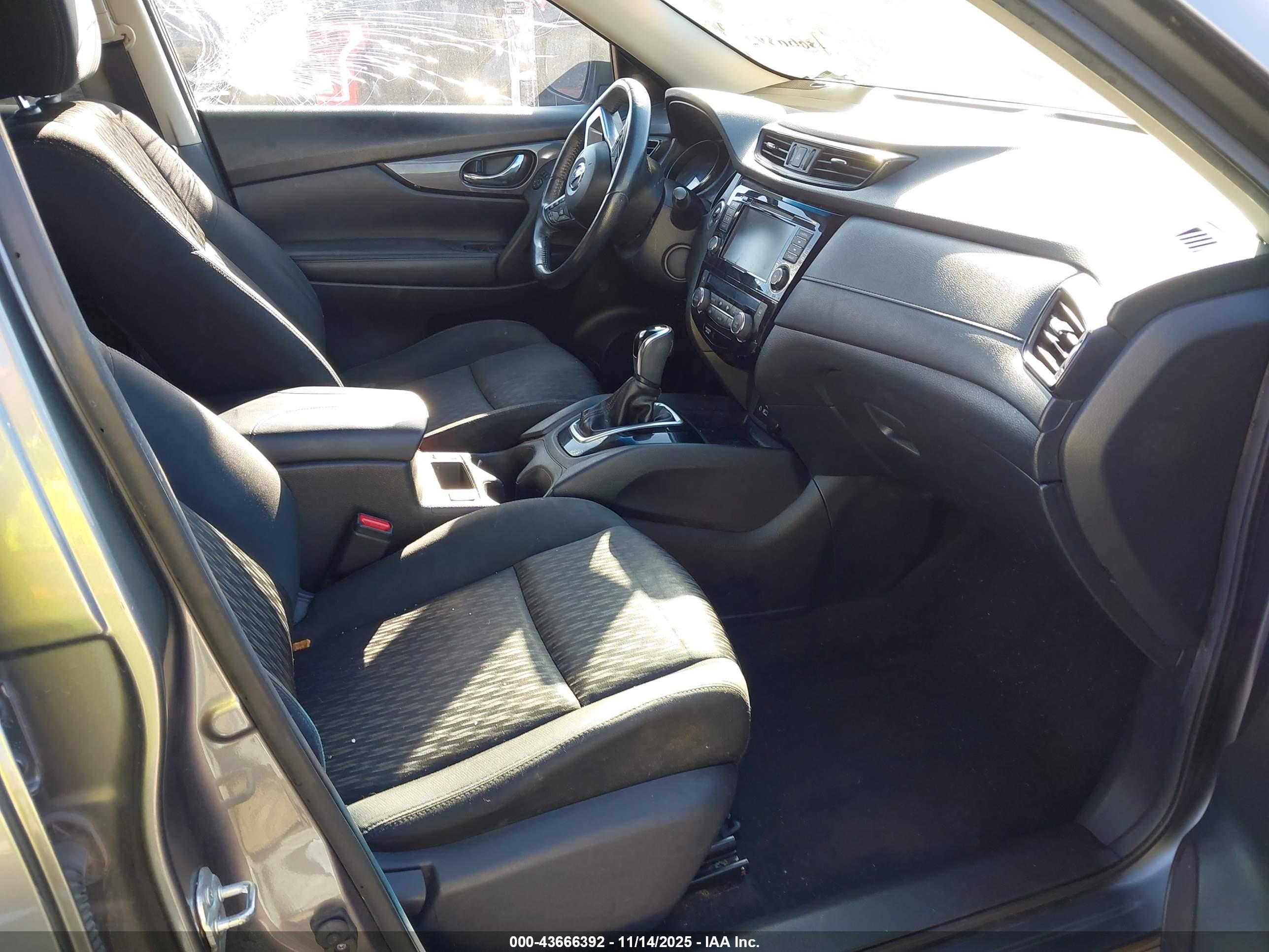 NISSAN ROGUE image 5