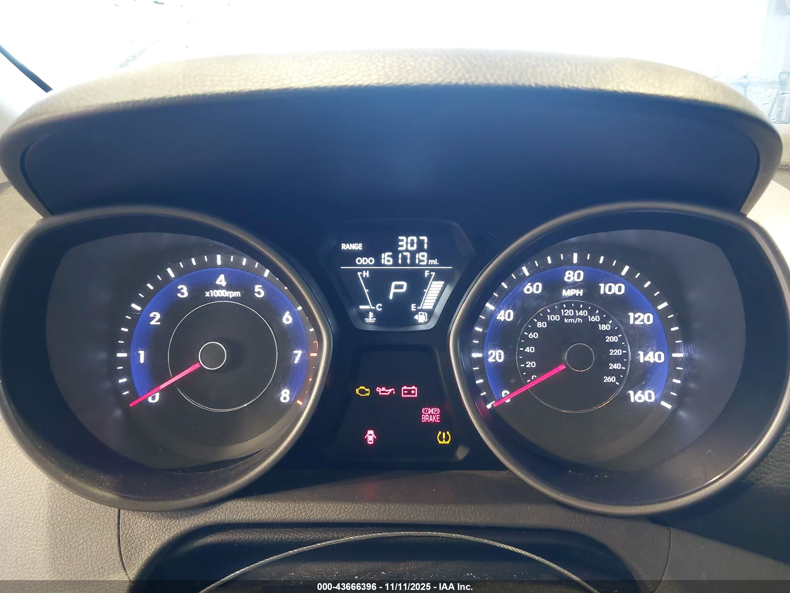 HYUNDAI ELANTRA image 7