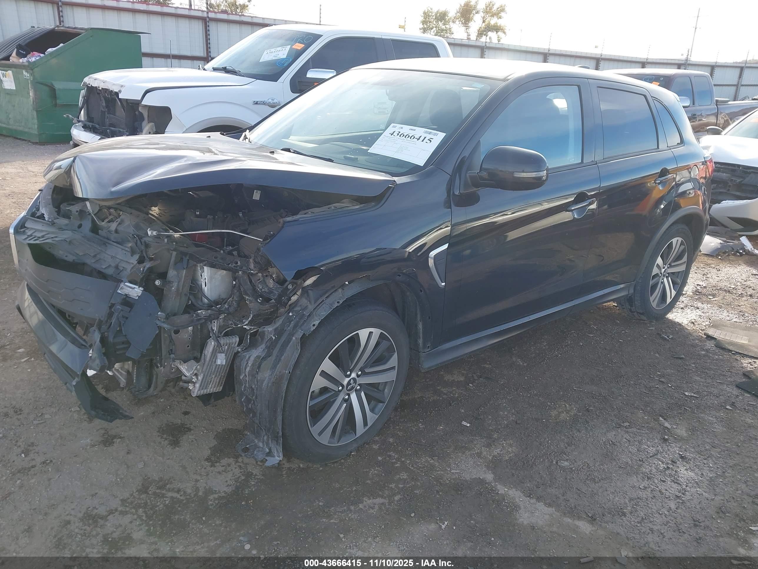 MITSUBISHI OUTLANDER image 2