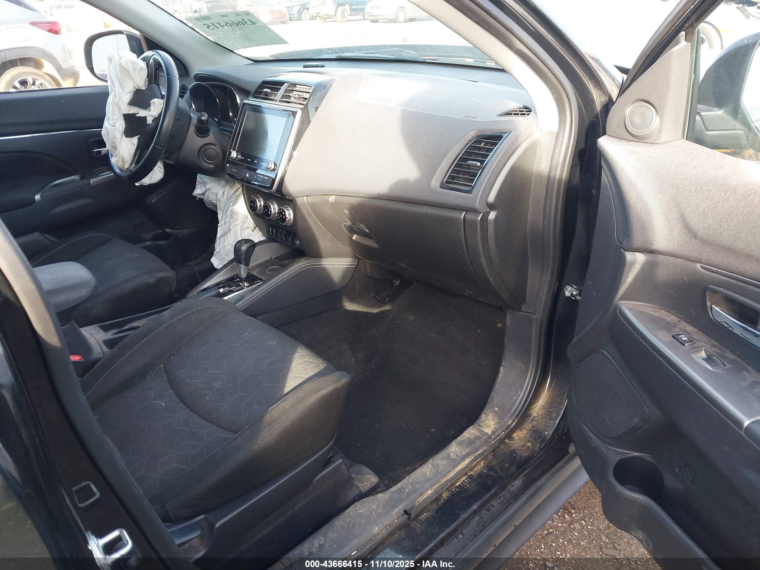 MITSUBISHI OUTLANDER image 5