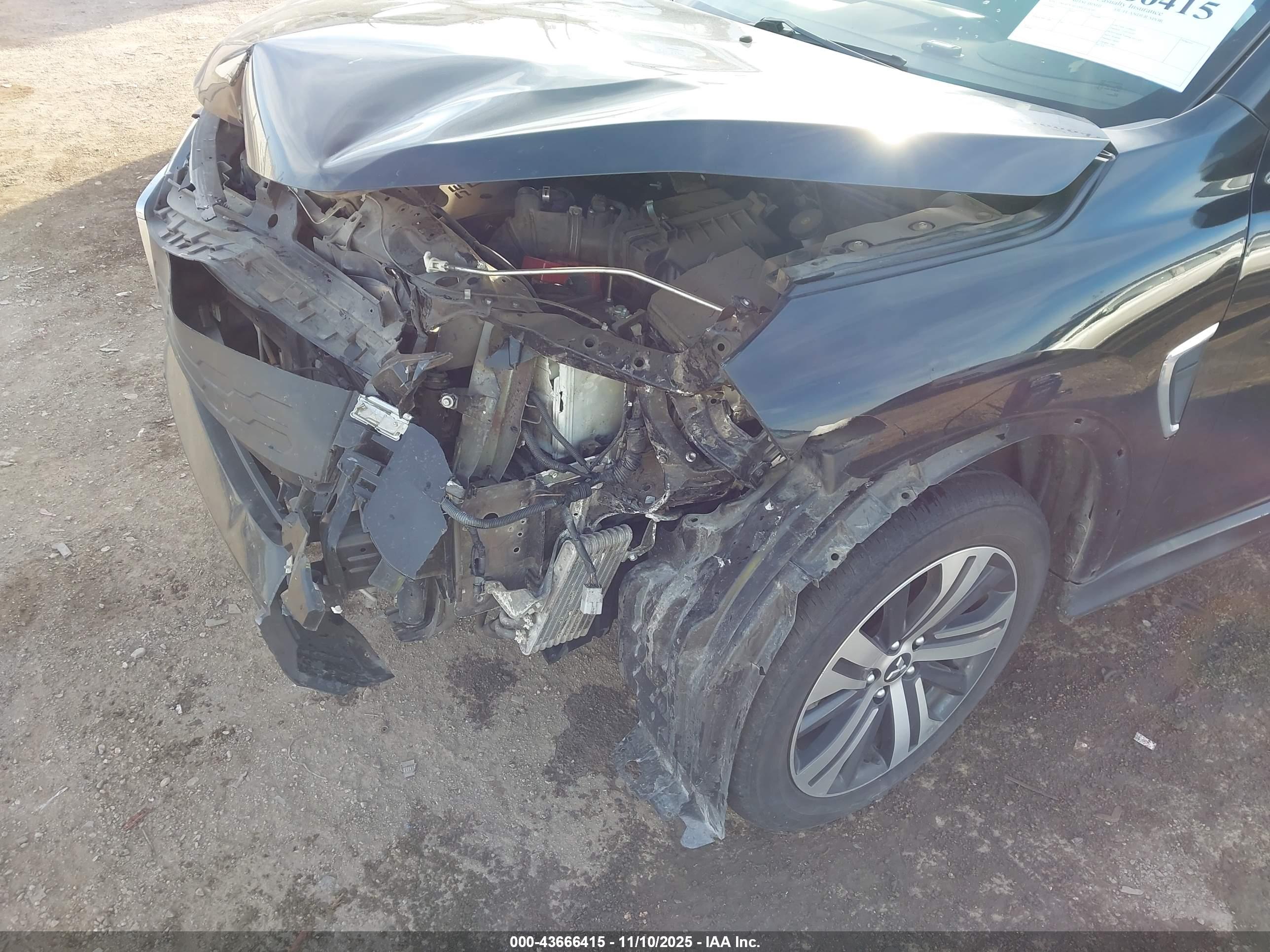 MITSUBISHI OUTLANDER image 6